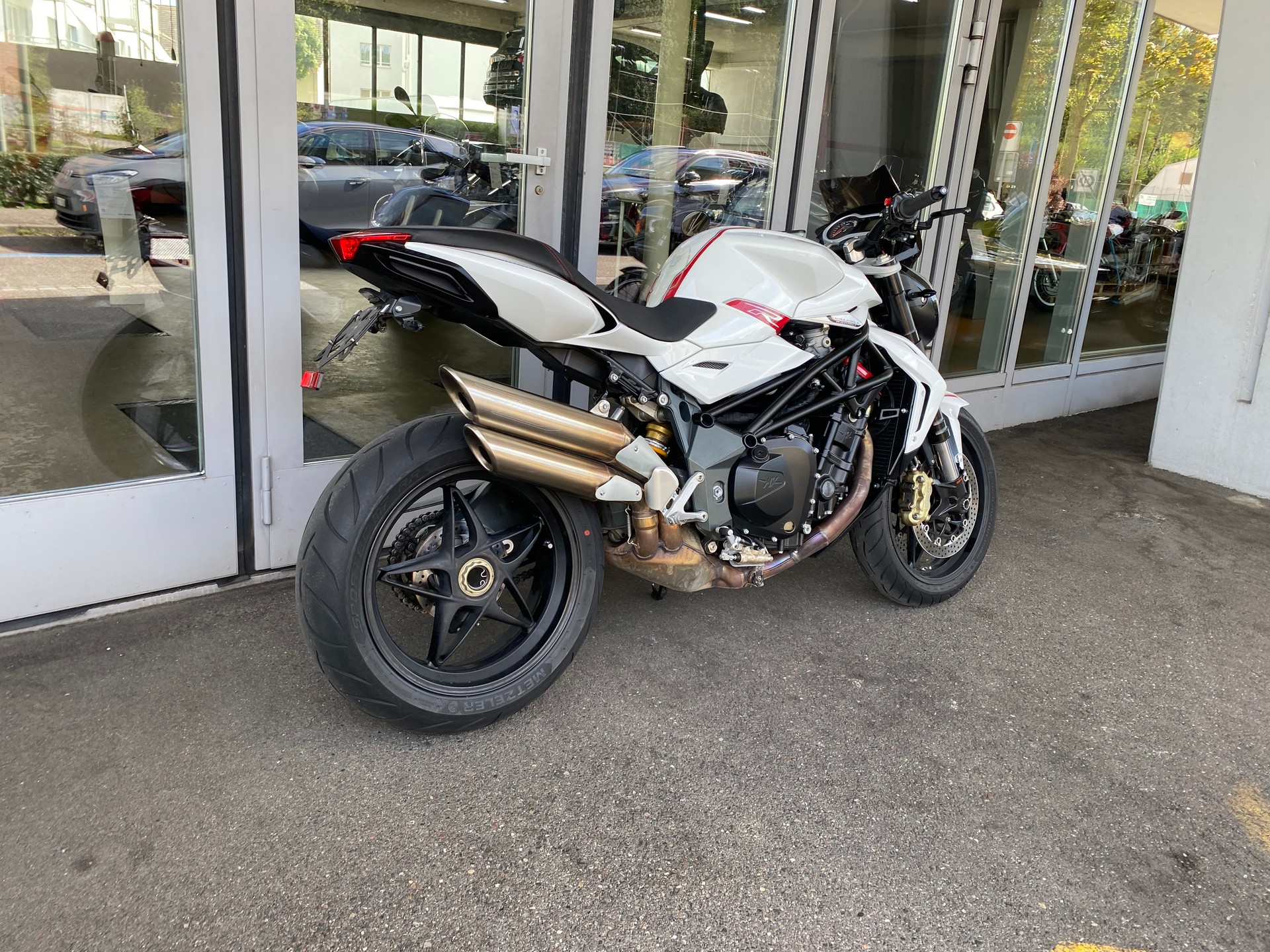 MV AGUSTA B4 Brutale 1090 R-image-2