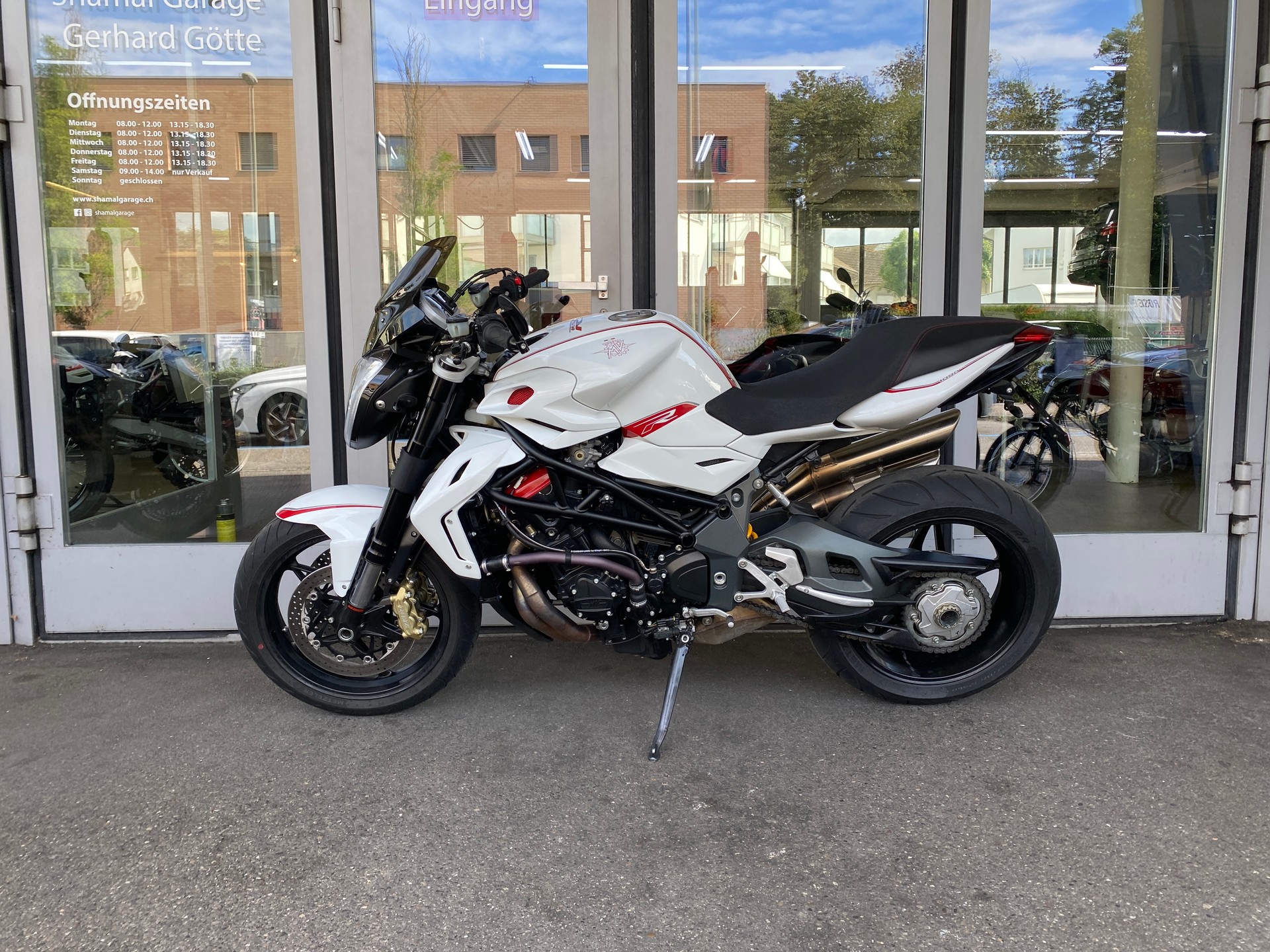 MV AGUSTA B4 Brutale 1090 R-image-7