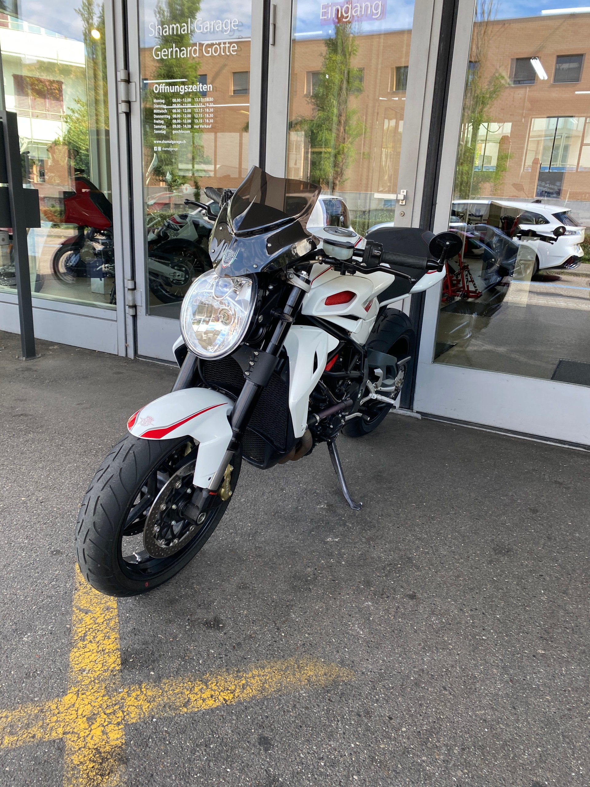 MV AGUSTA B4 Brutale 1090 R-image-5