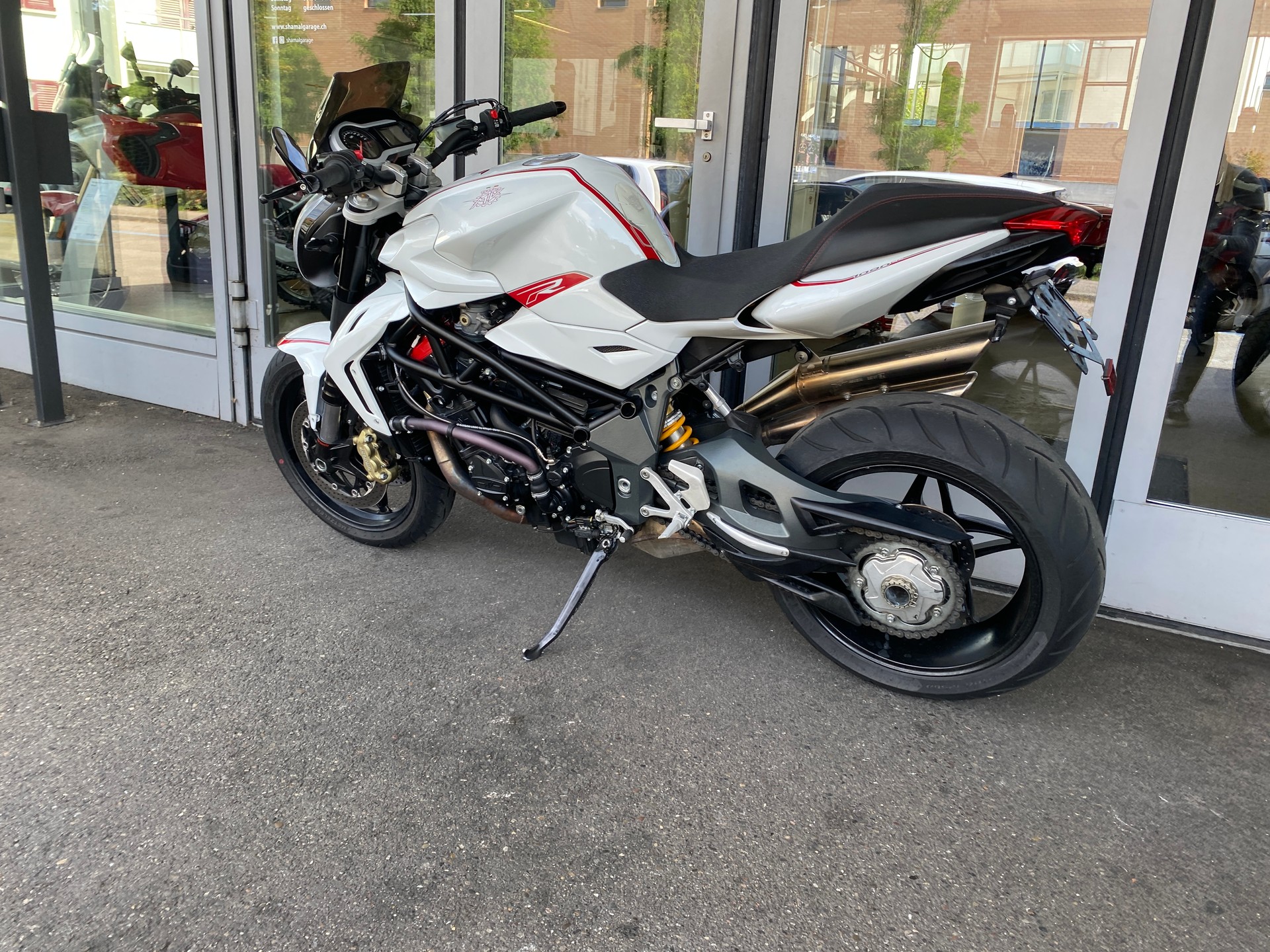 MV AGUSTA B4 Brutale 1090 R-image-8
