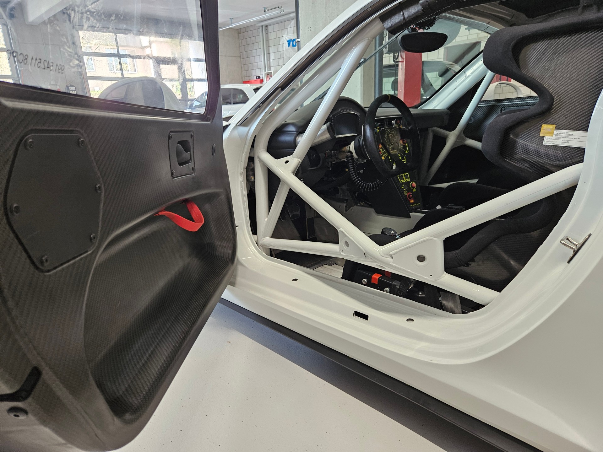 PORSCHE 911 GT3 Cup-image-13