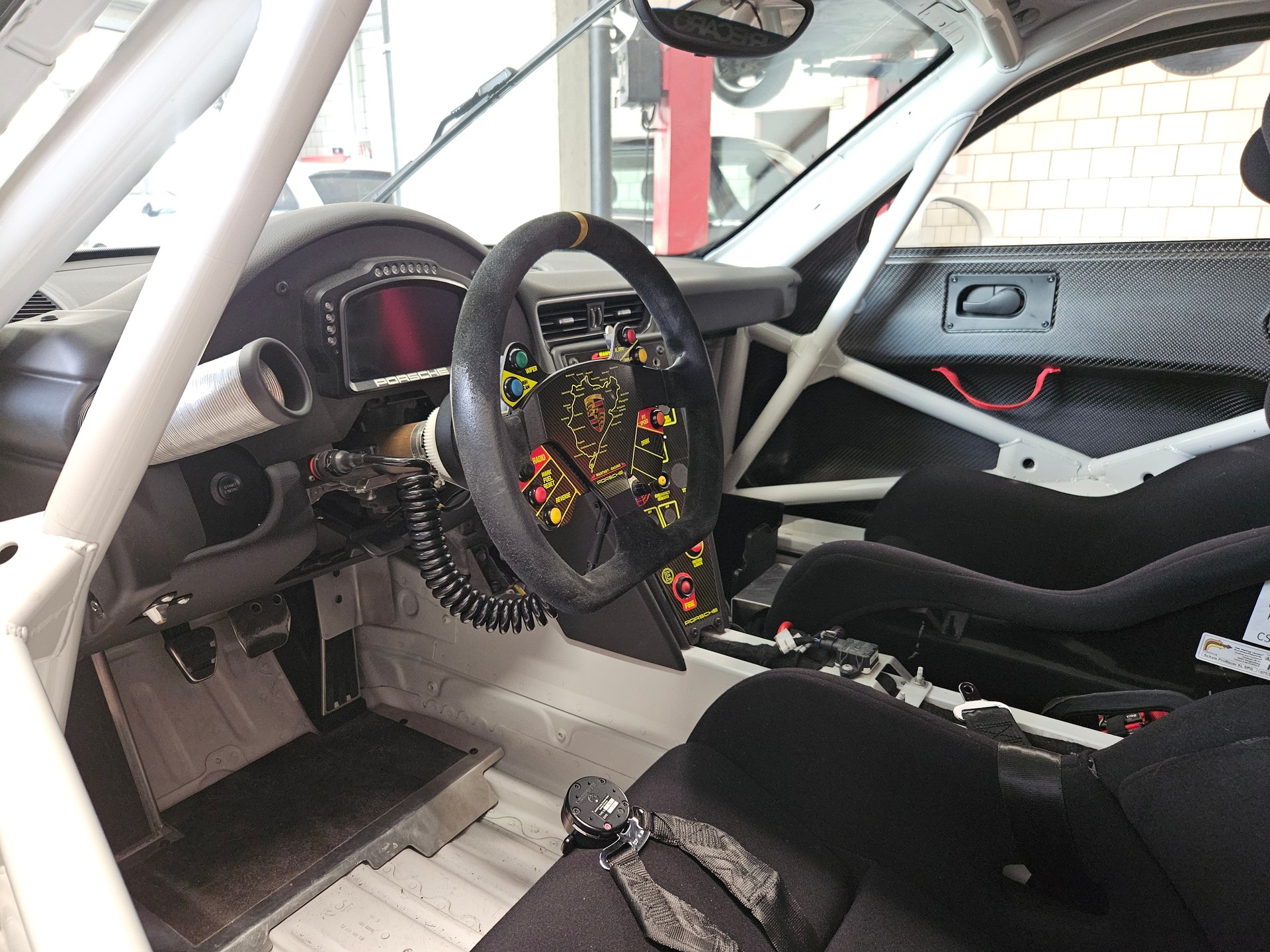 PORSCHE 911 GT3 Cup-image-16
