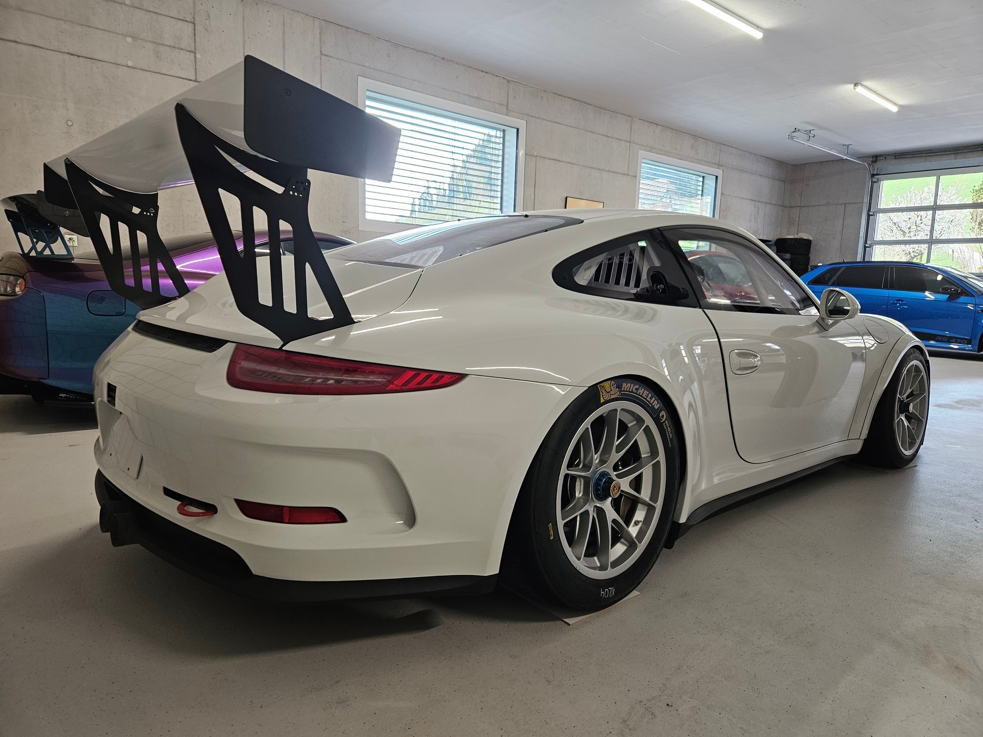 PORSCHE 911 GT3 Cup-showroom-element-3