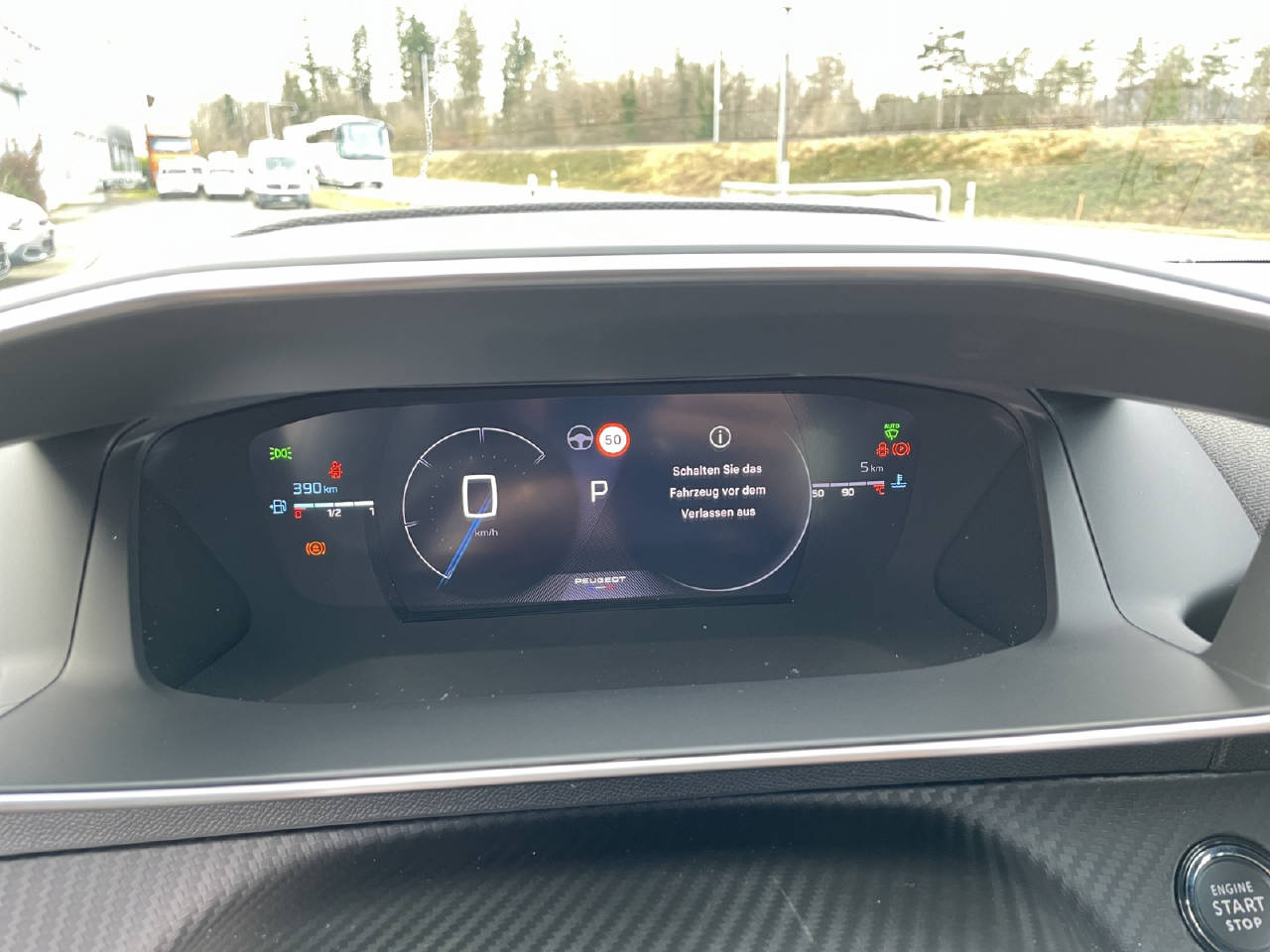 PEUGEOT 2008 1.2 Hybrid GT-image-5
