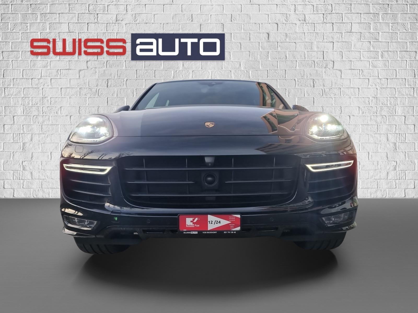 PORSCHE Cayenne Turbo-showroom-element-1
