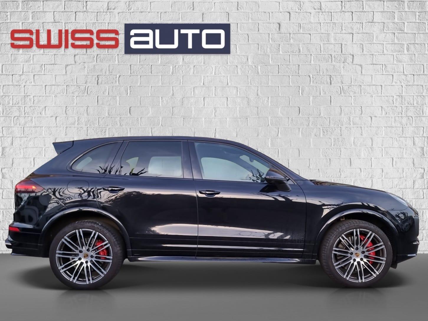 PORSCHE Cayenne Turbo-showroom-element-3