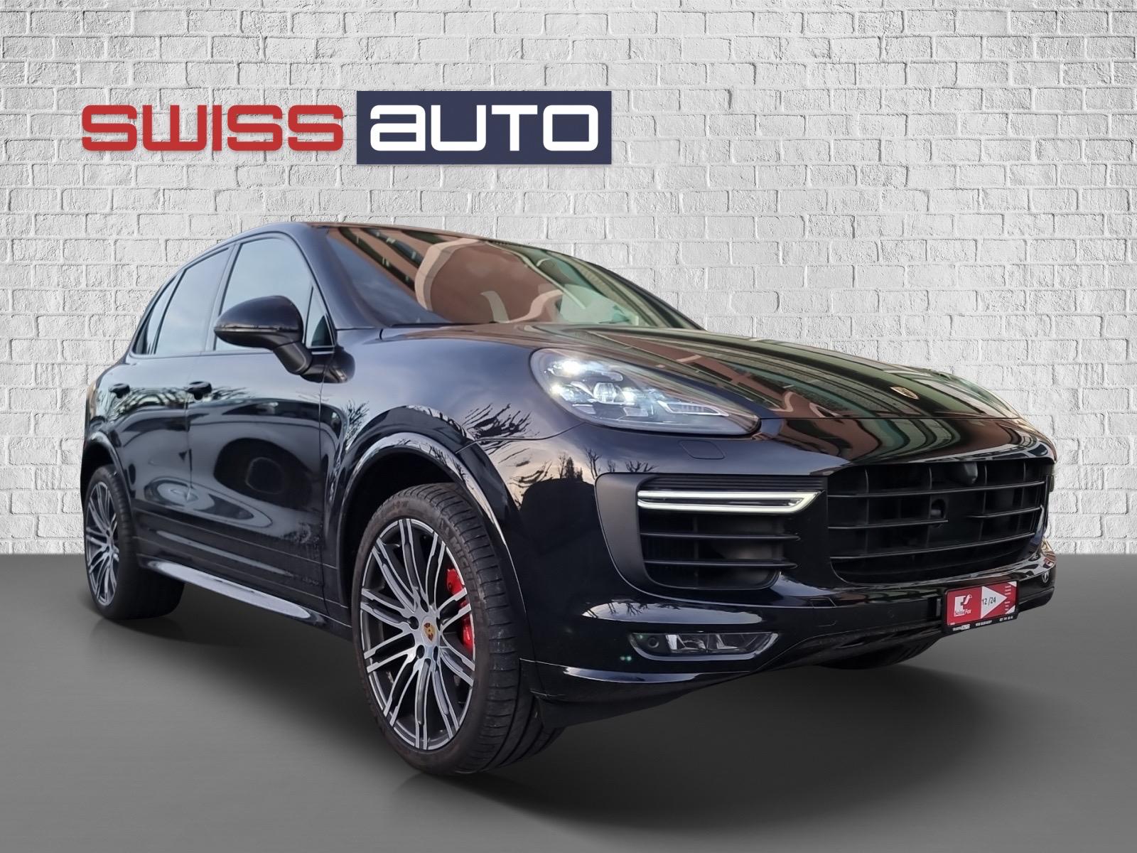 PORSCHE Cayenne Turbo-showroom-element-2
