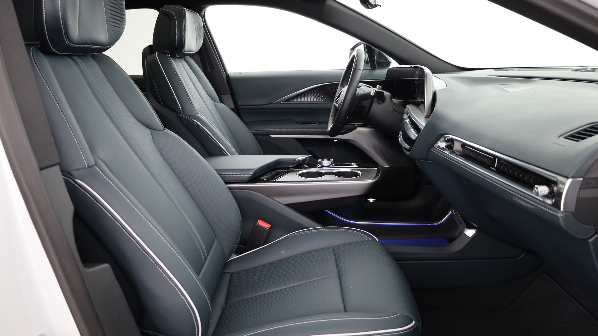 CADILLAC LYRIQ Sport 102 kWh AWD-image-5