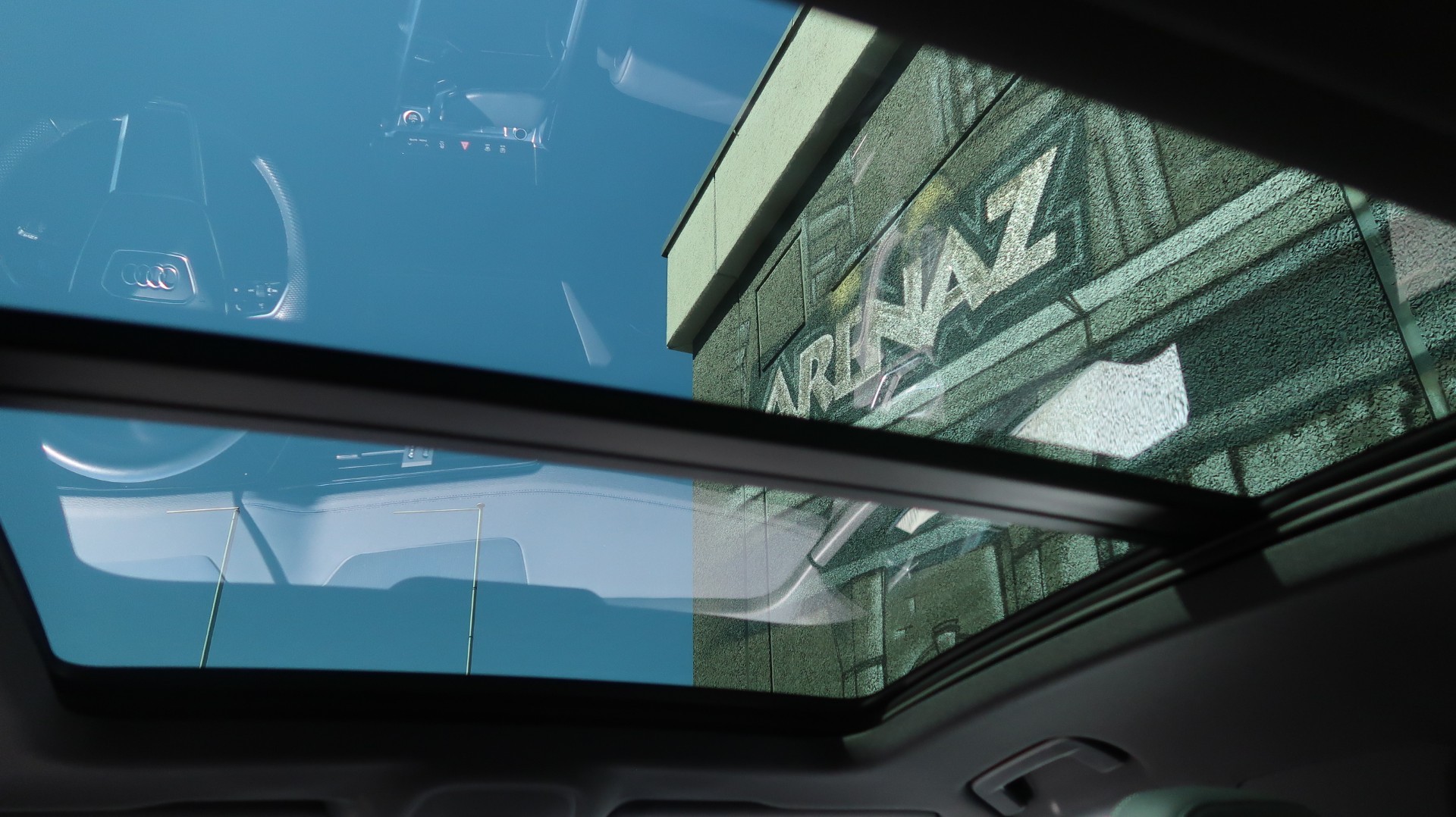 AUDI e-tron 55 Sportback S Line quattro-image-8