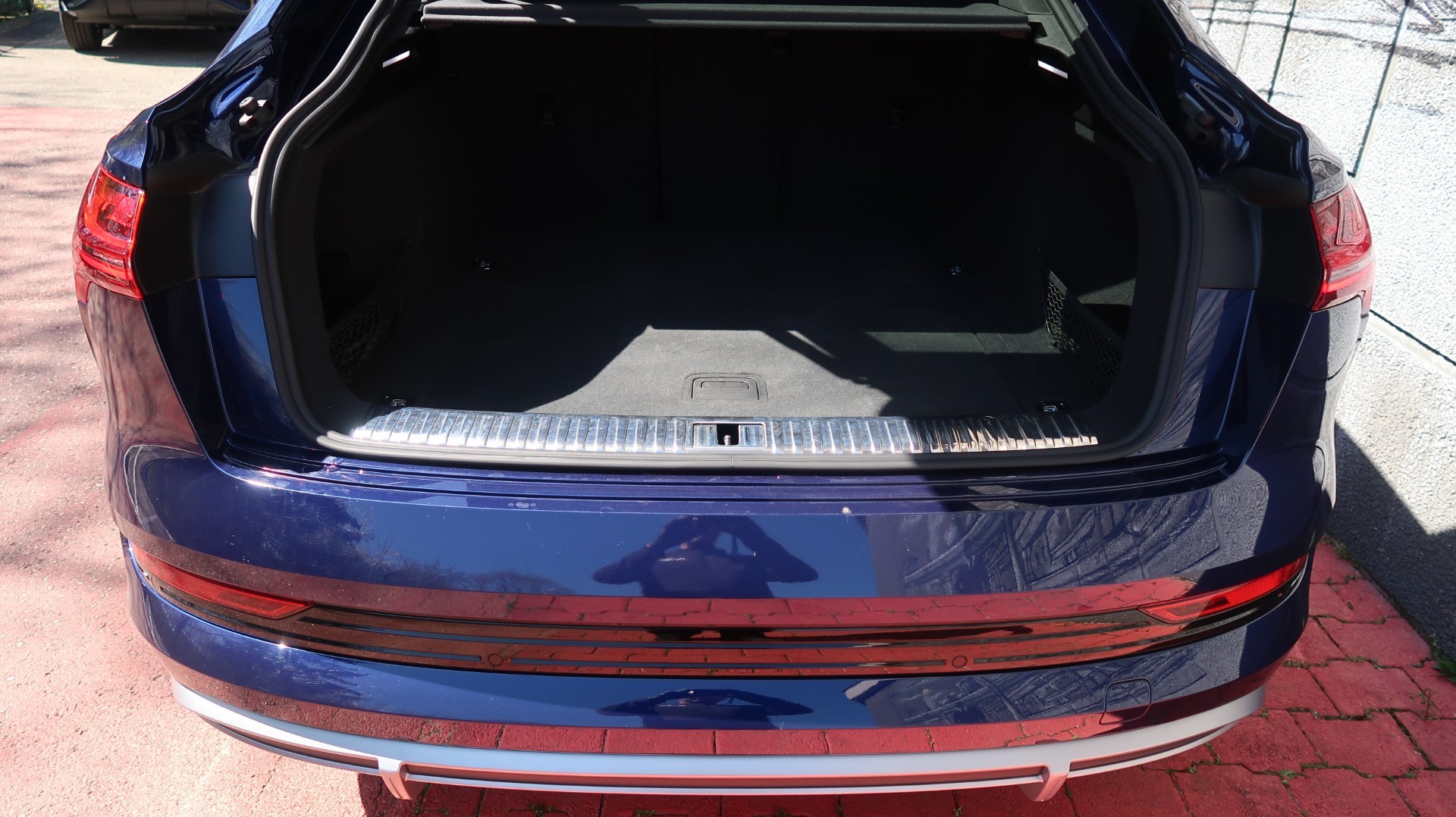 AUDI e-tron 55 Sportback S Line quattro-image-9
