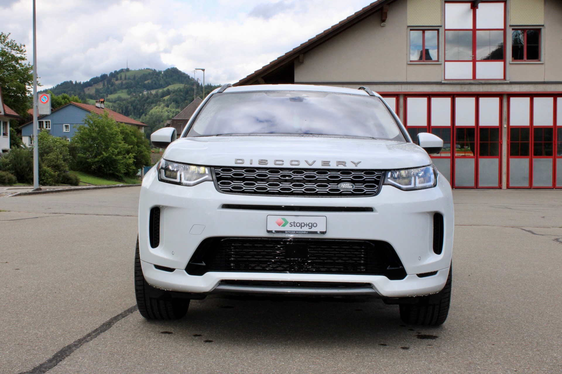 LAND ROVER Discovery Sport R Dyn D240 2.0D SD4 MHEV HSE AT9-showroom-element-1