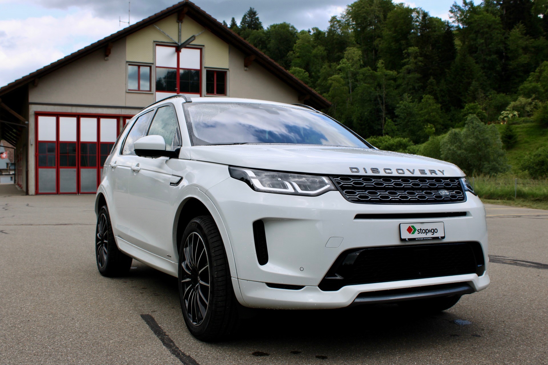 LAND ROVER Discovery Sport R Dyn D240 2.0D SD4 MHEV HSE AT9-showroom-element-2