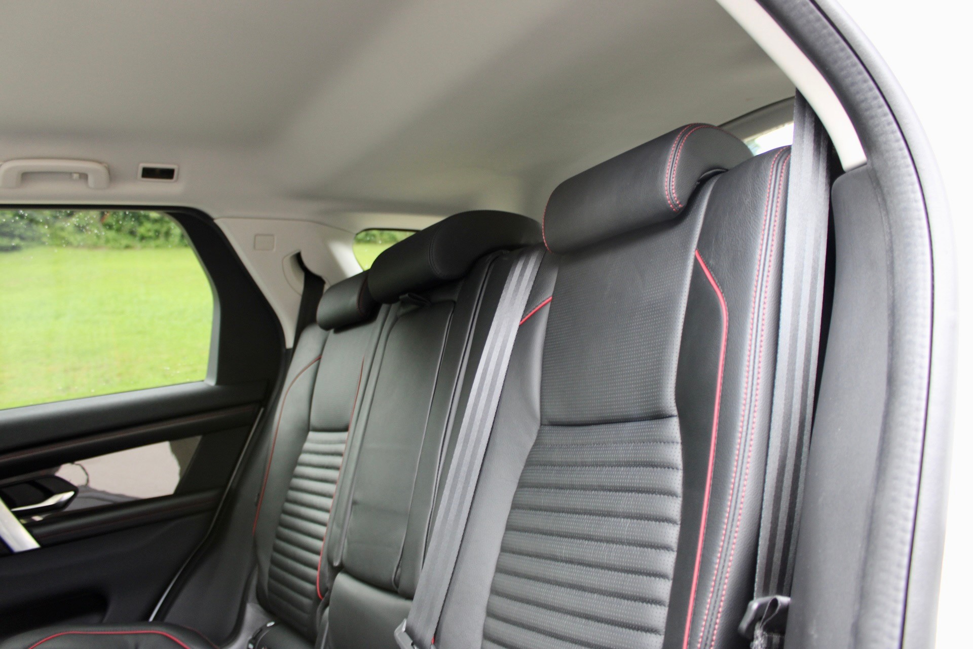 LAND ROVER Discovery Sport R Dyn D240 2.0D SD4 MHEV HSE AT9-image-12