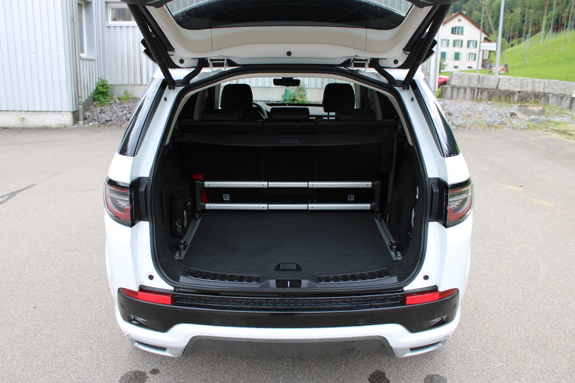 LAND ROVER Discovery Sport R Dyn D240 2.0D SD4 MHEV HSE AT9-image-14