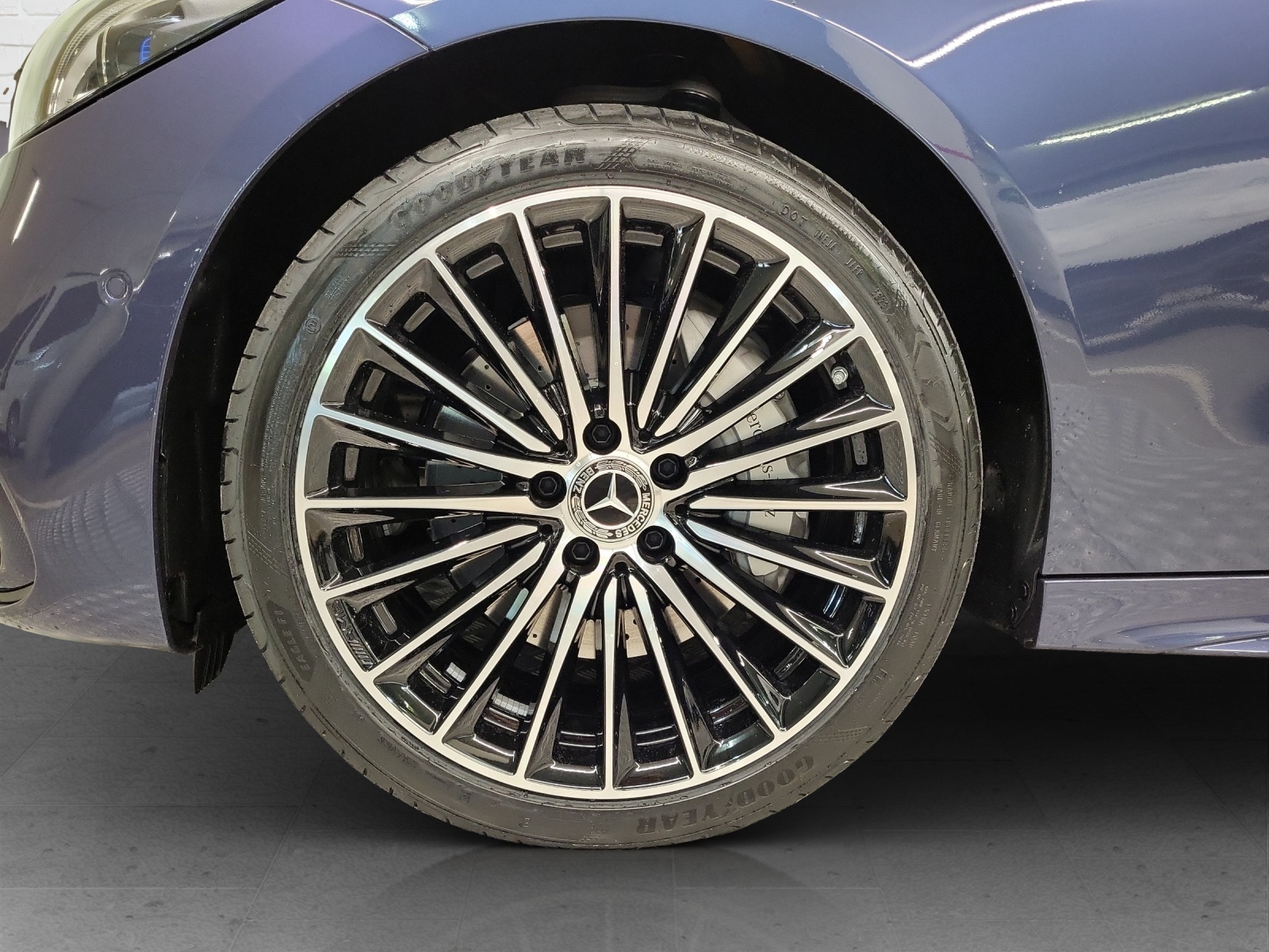 MERCEDES-BENZ C 300 AMG Line 4Matic T-image-5