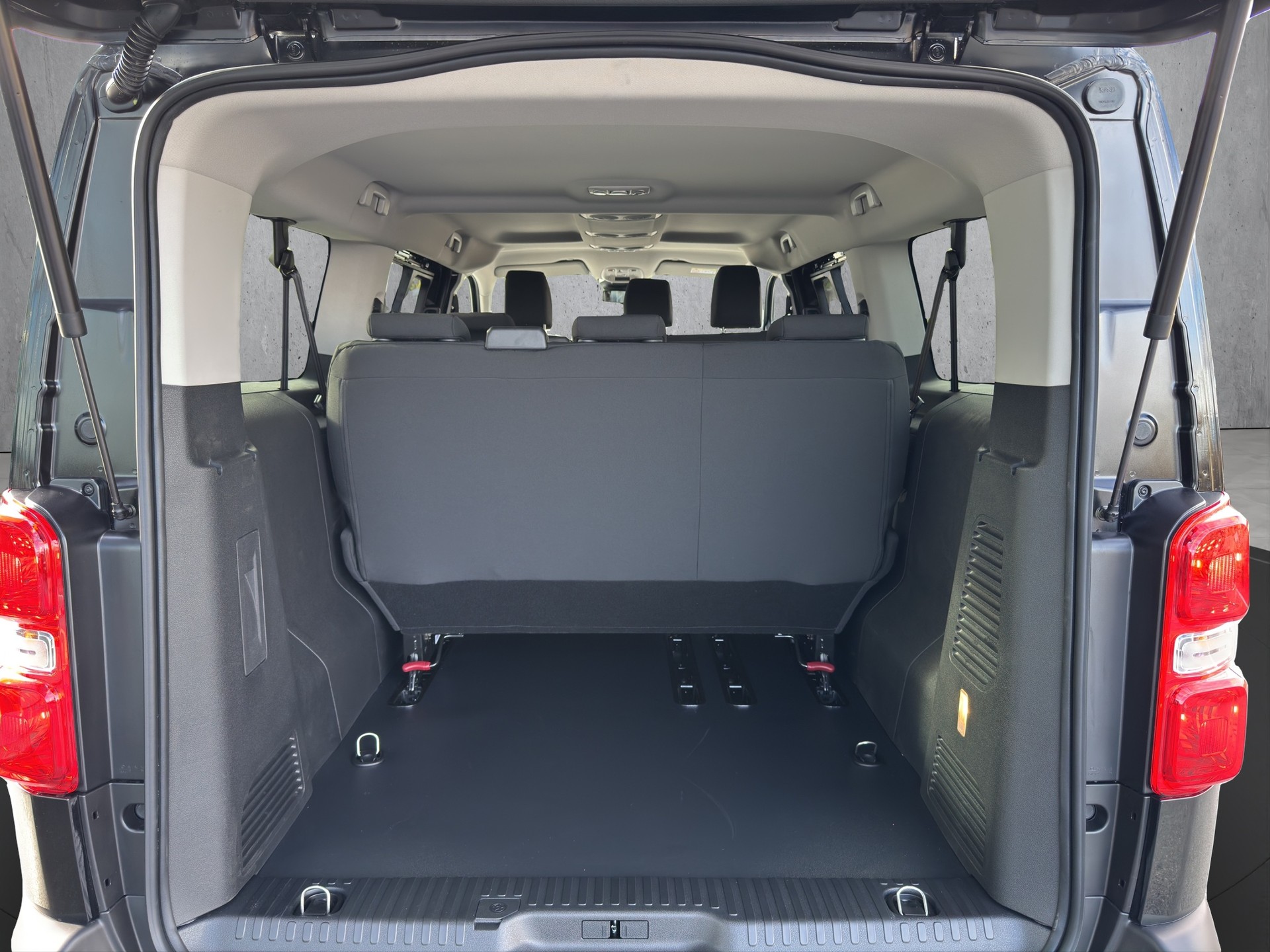 FIAT SCUDO combi L3 2.0 BlueHDI 180-image-13