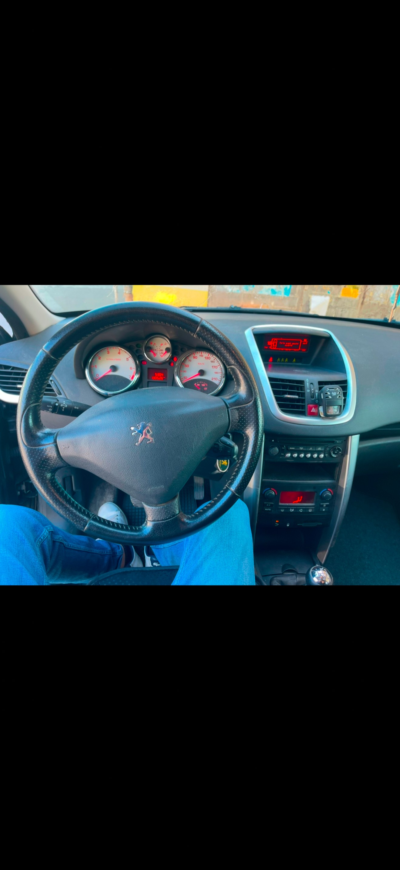 PEUGEOT 207 1.6 16V XS-image-10