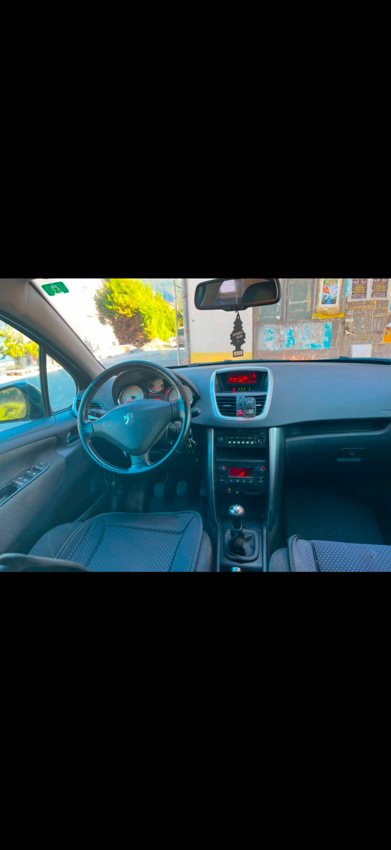PEUGEOT 207 1.6 16V XS-image-8