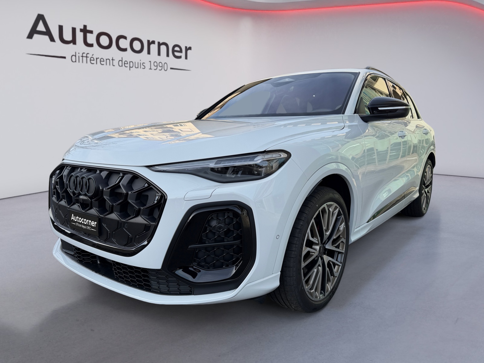 AUDI SQ5 TFSI quattro S-tronic-showroom-element-1