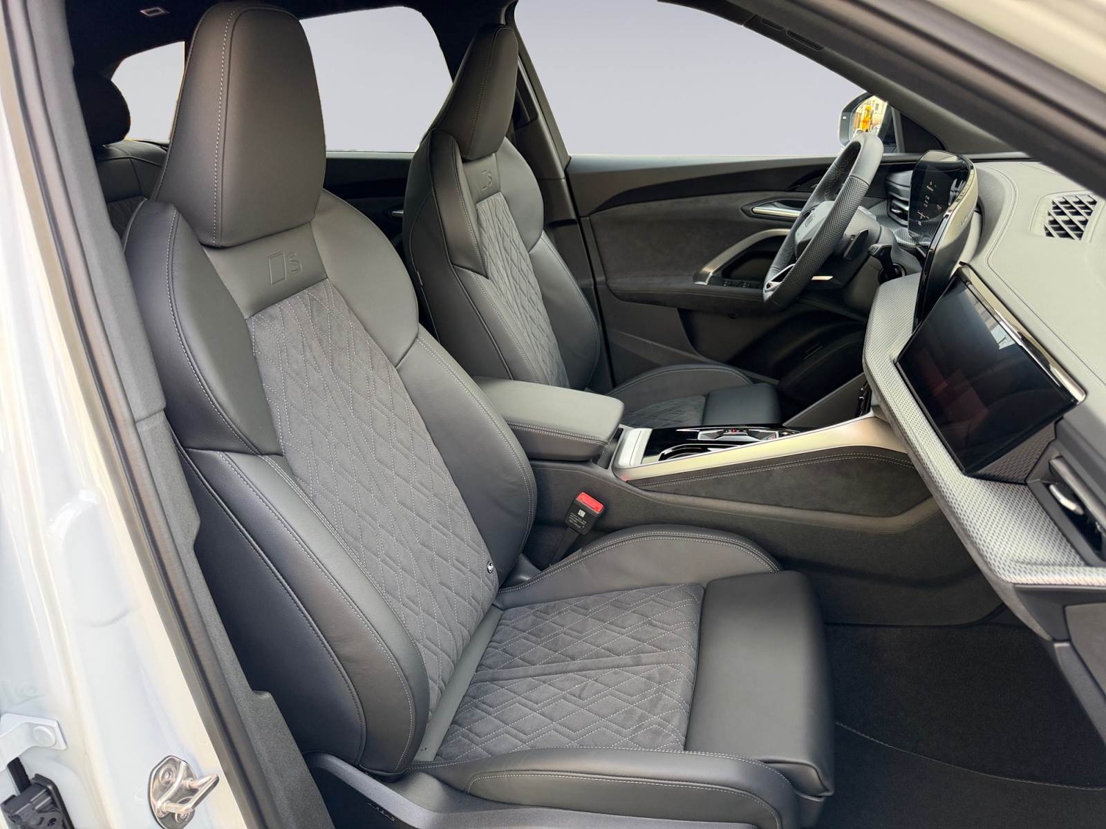 AUDI SQ5 TFSI quattro S-tronic-image-12