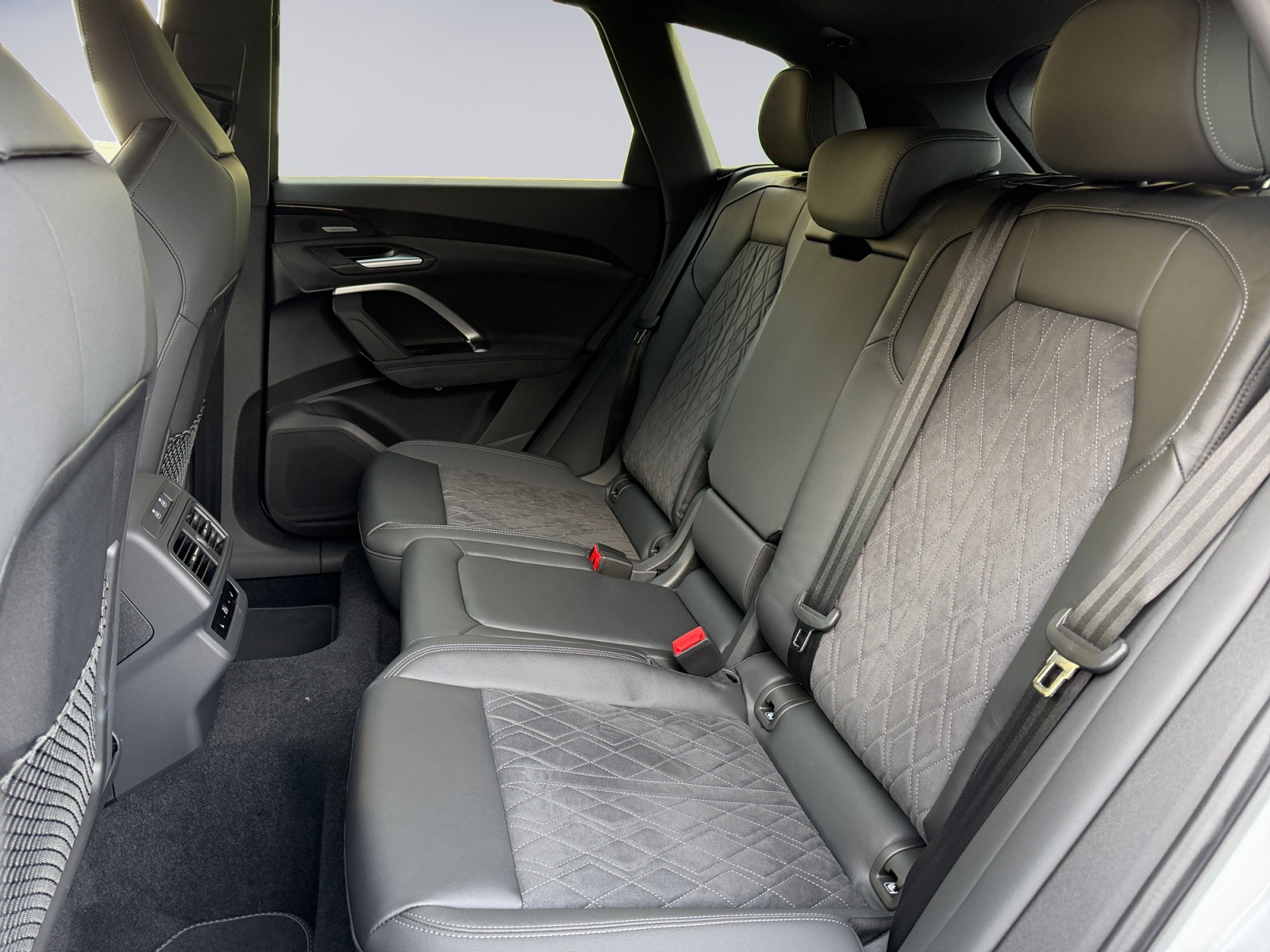 AUDI SQ5 TFSI quattro S-tronic-image-10