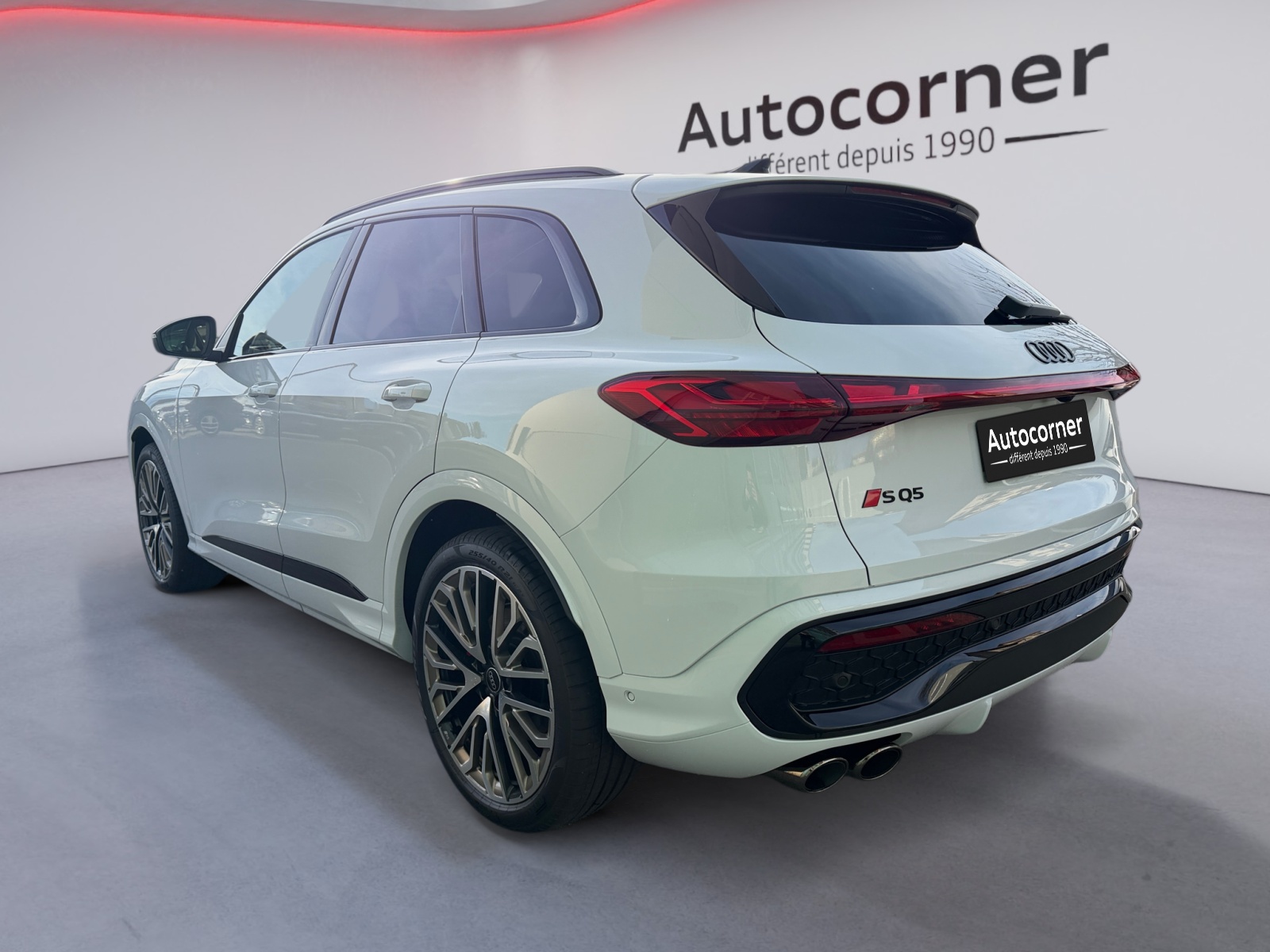 AUDI SQ5 TFSI quattro S-tronic-showroom-element-2