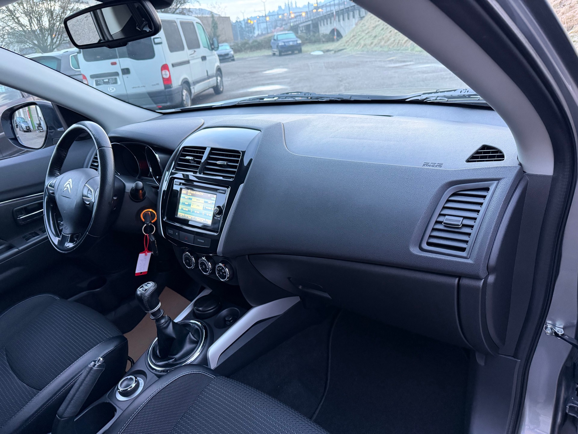 CITROEN C4 Aircross 1.6 HDi Séduction 4WD-image-15
