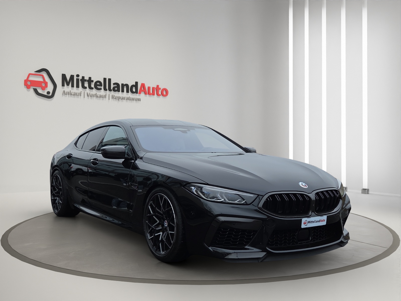 BMW M8 xDrive M Competition Steptronic-showroom-element-2