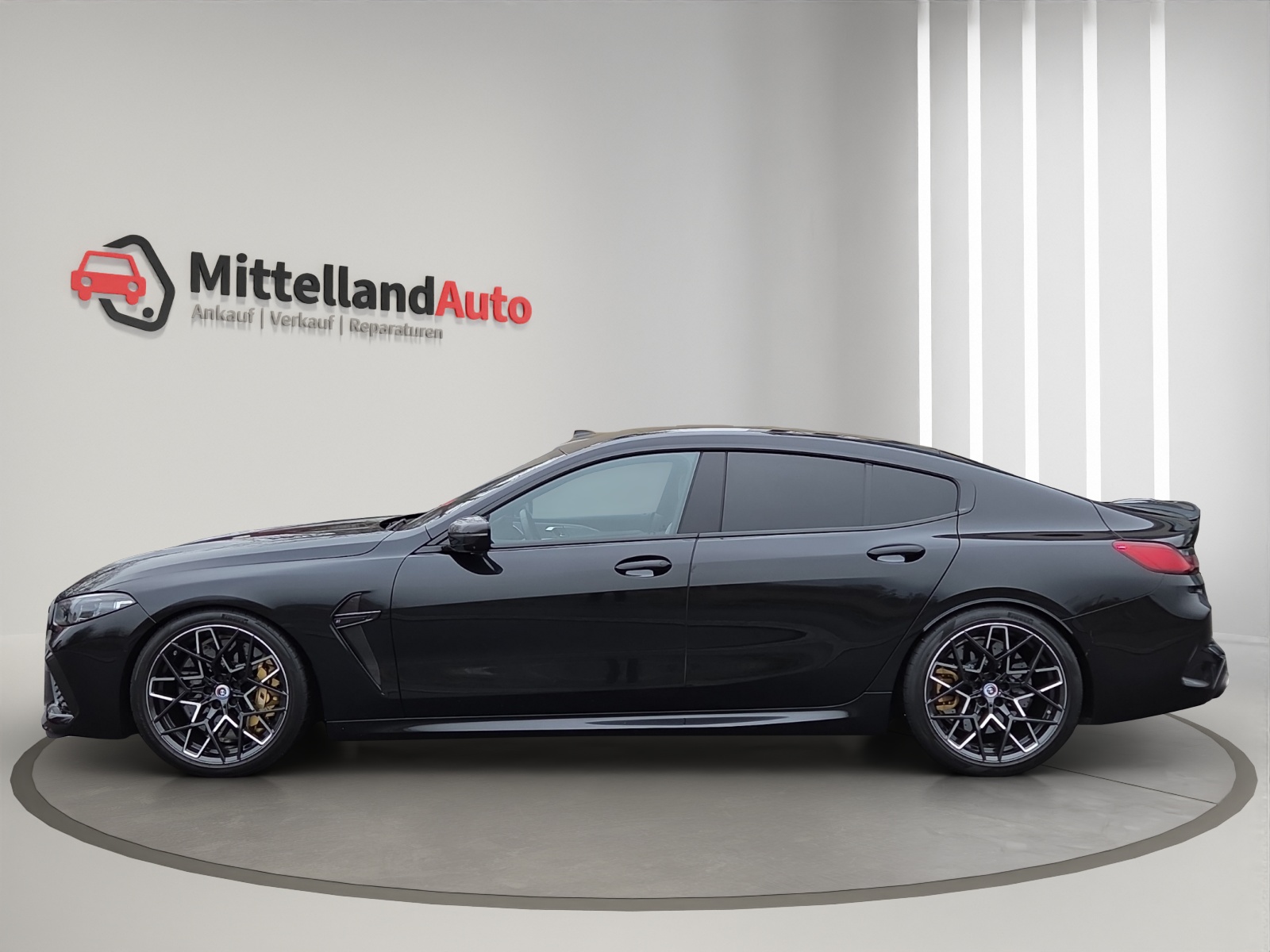 BMW M8 xDrive M Competition Steptronic-image-4