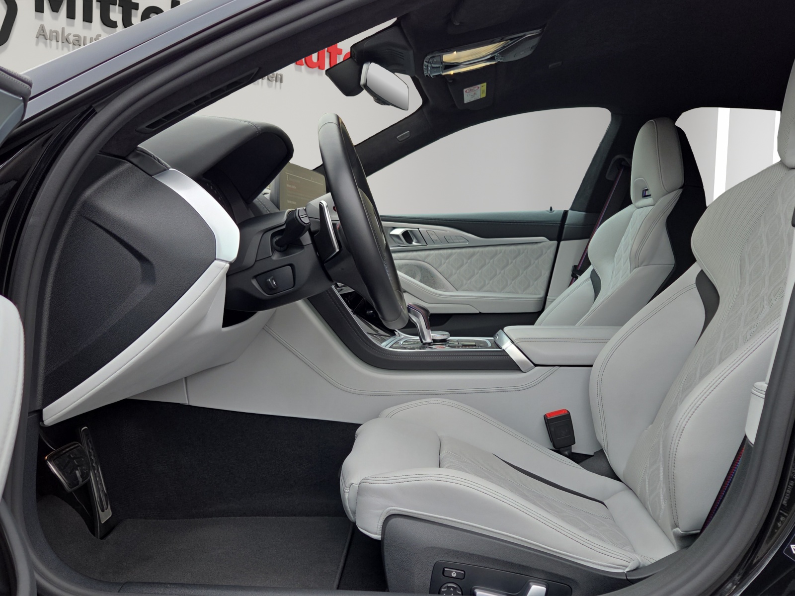 BMW M8 xDrive M Competition Steptronic-image-8