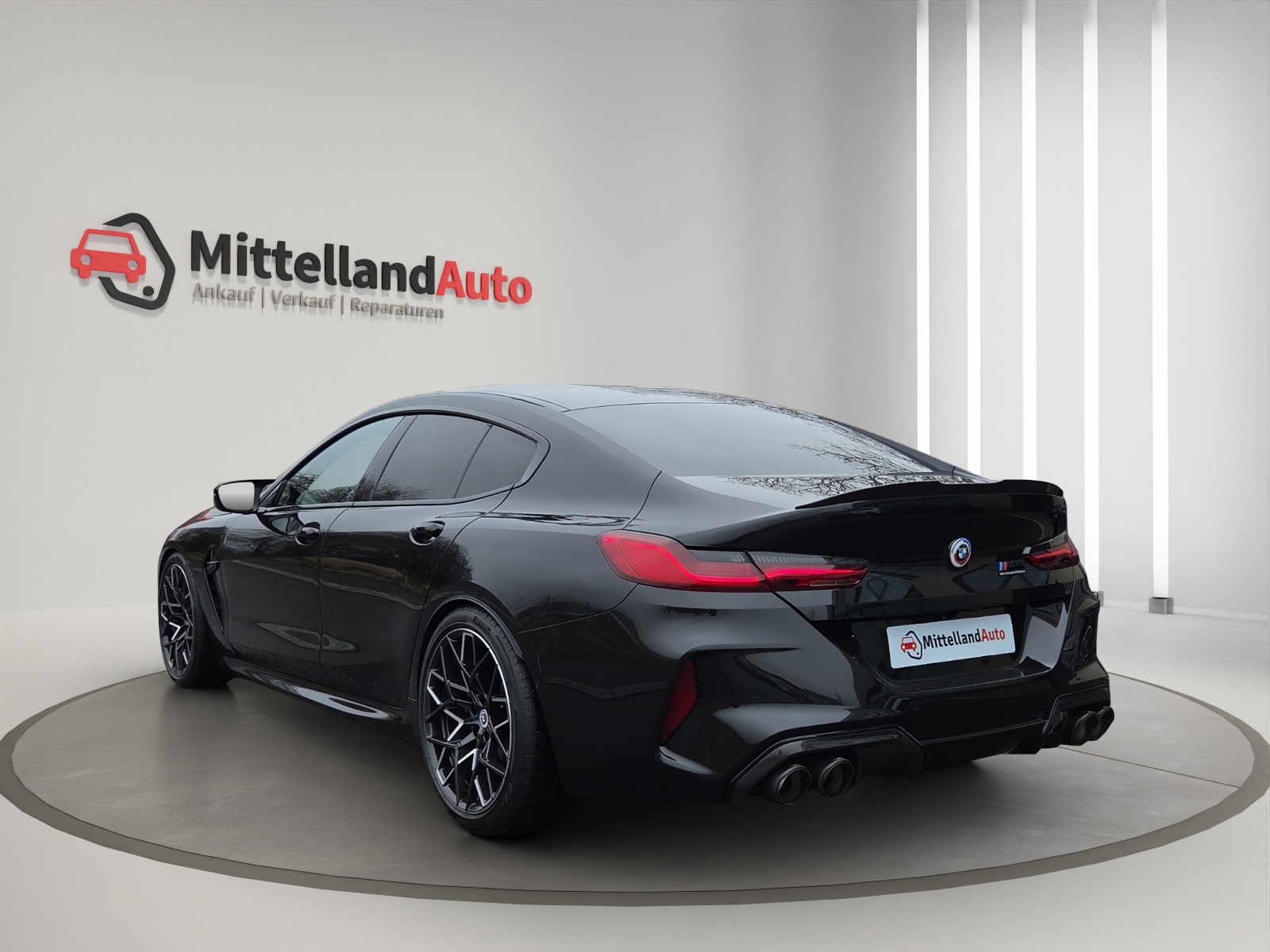 BMW M8 xDrive M Competition Steptronic-image-15