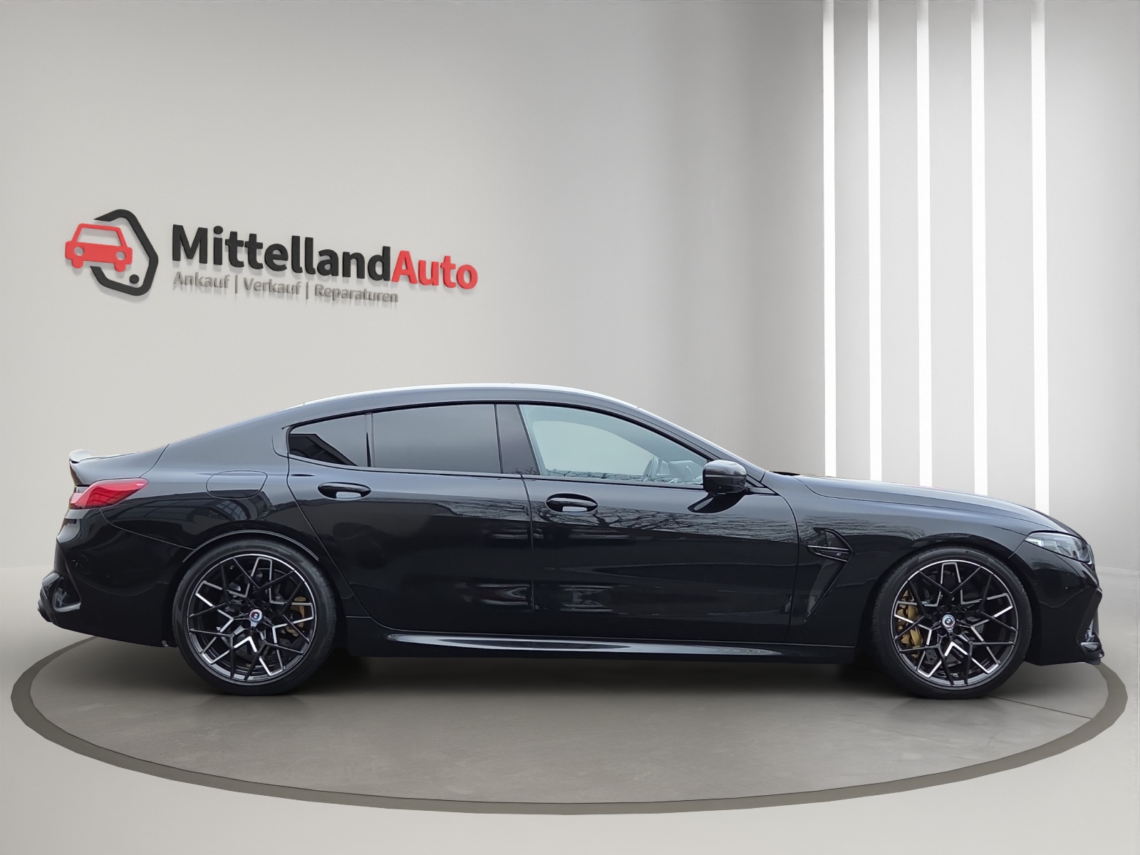 BMW M8 xDrive M Competition Steptronic-showroom-element-3
