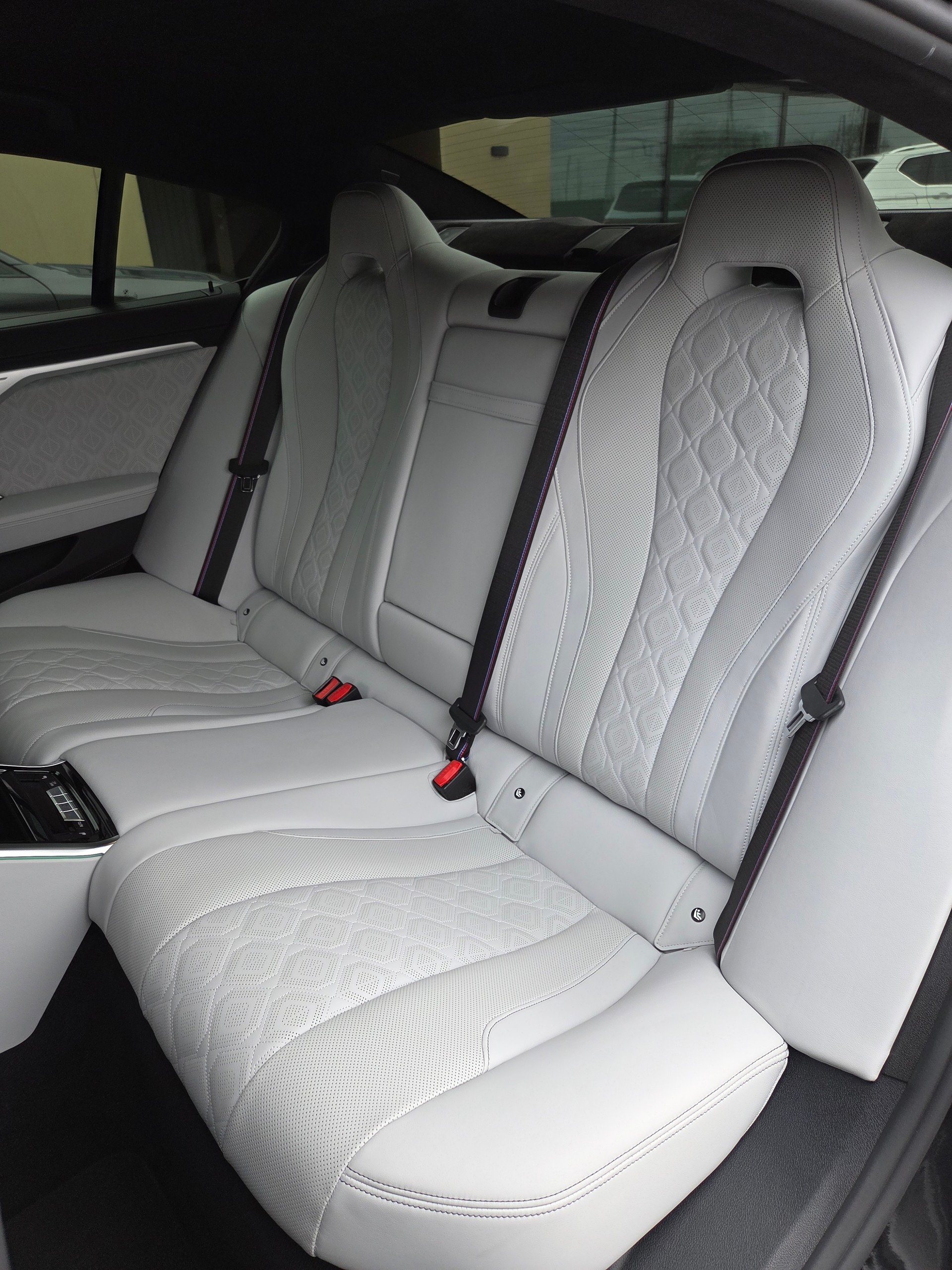 BMW M8 xDrive M Competition Steptronic-image-12