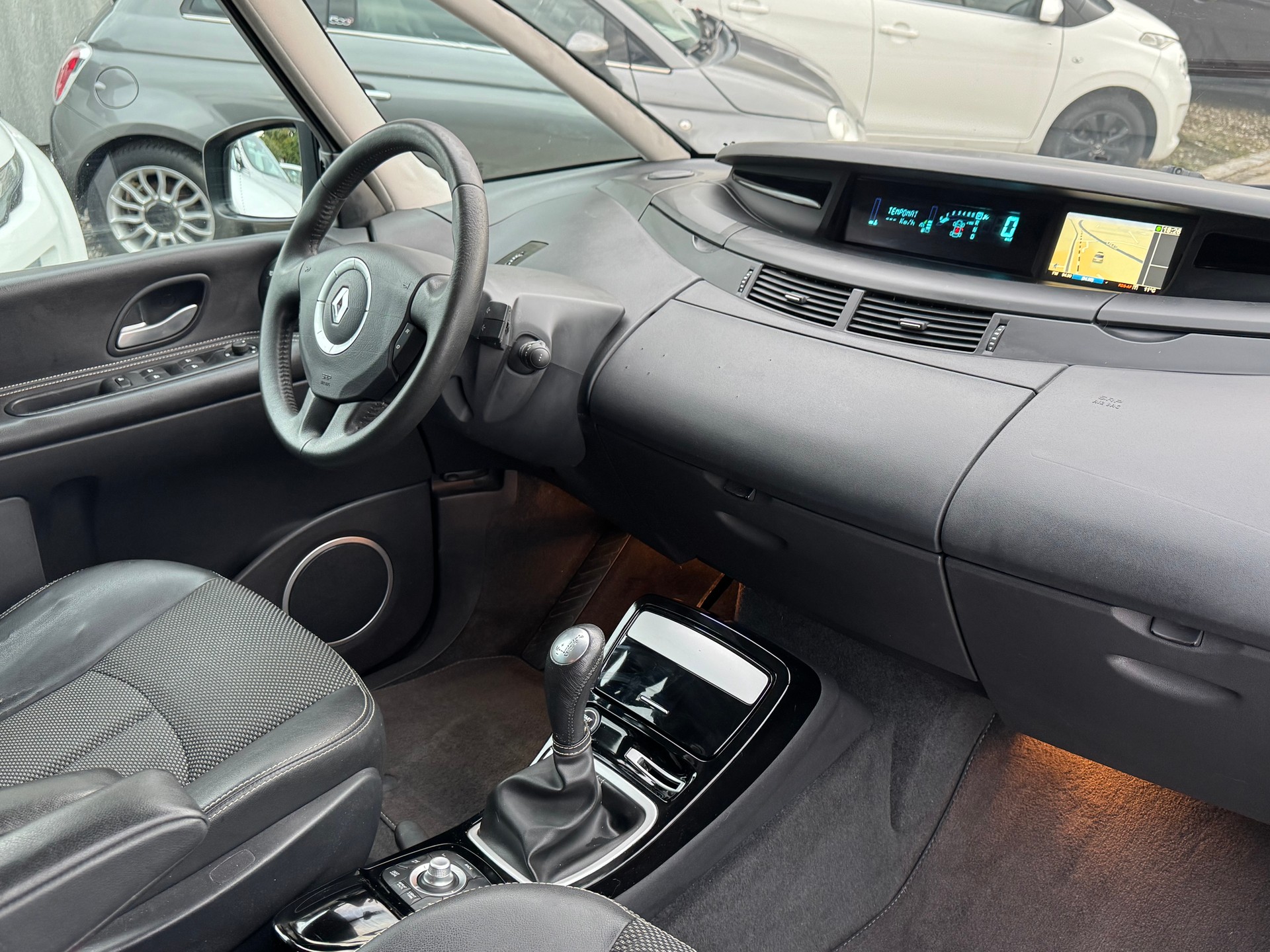 RENAULT Grand Espace 2.0 dCi Dynamic Automatic-image-7