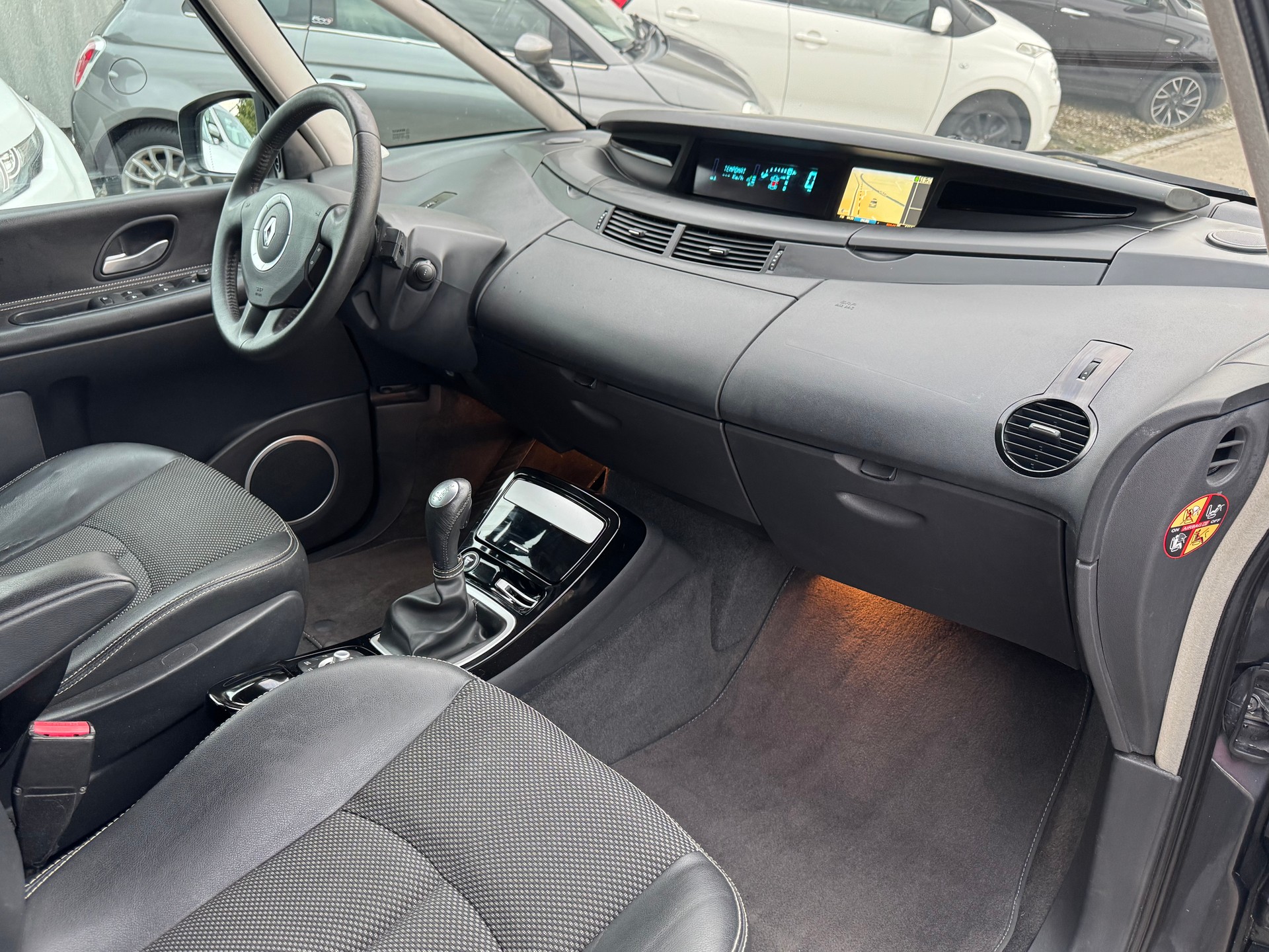 RENAULT Grand Espace 2.0 dCi Dynamic Automatic-image-6