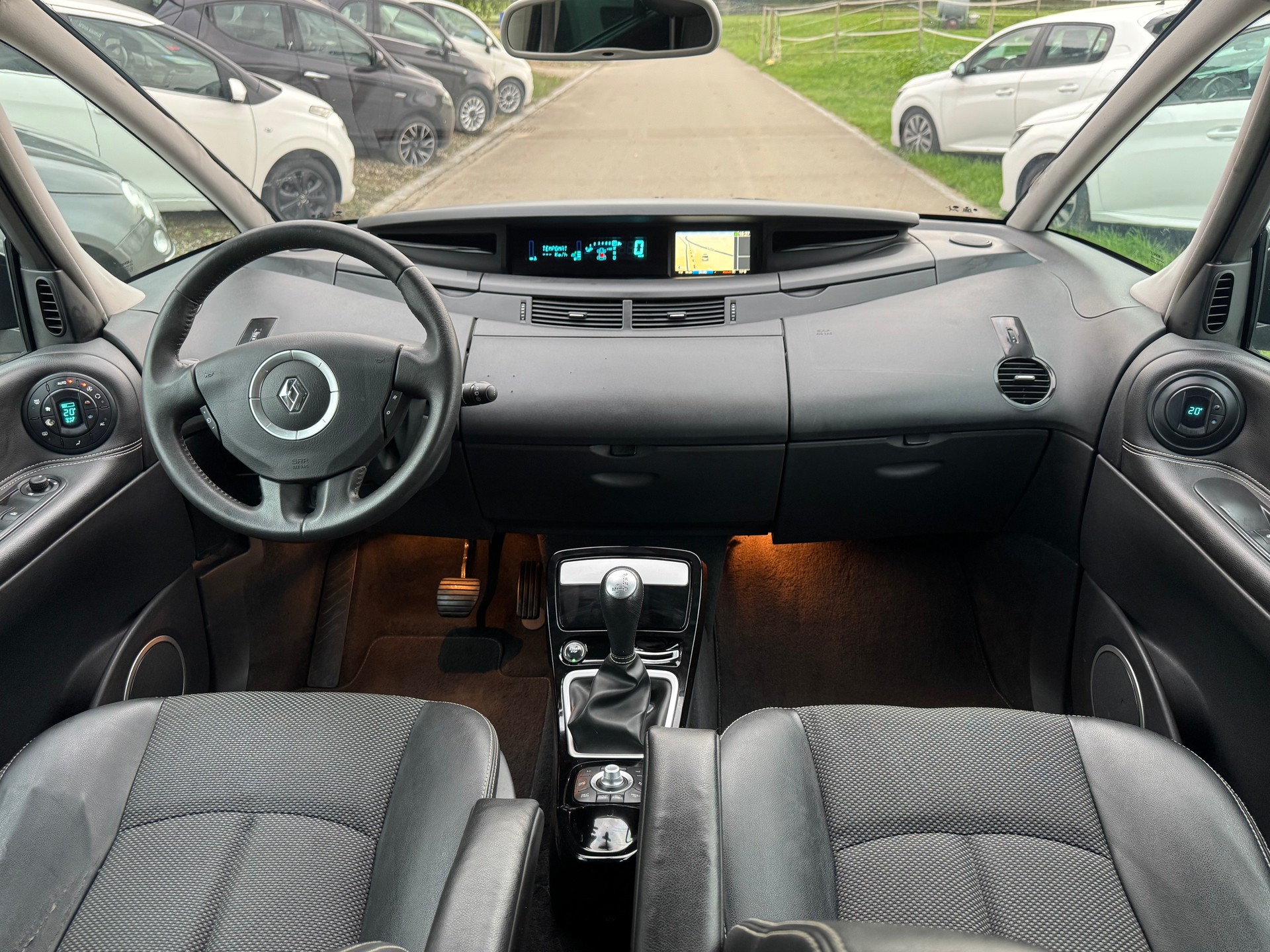RENAULT Grand Espace 2.0 dCi Dynamic Automatic-image-8