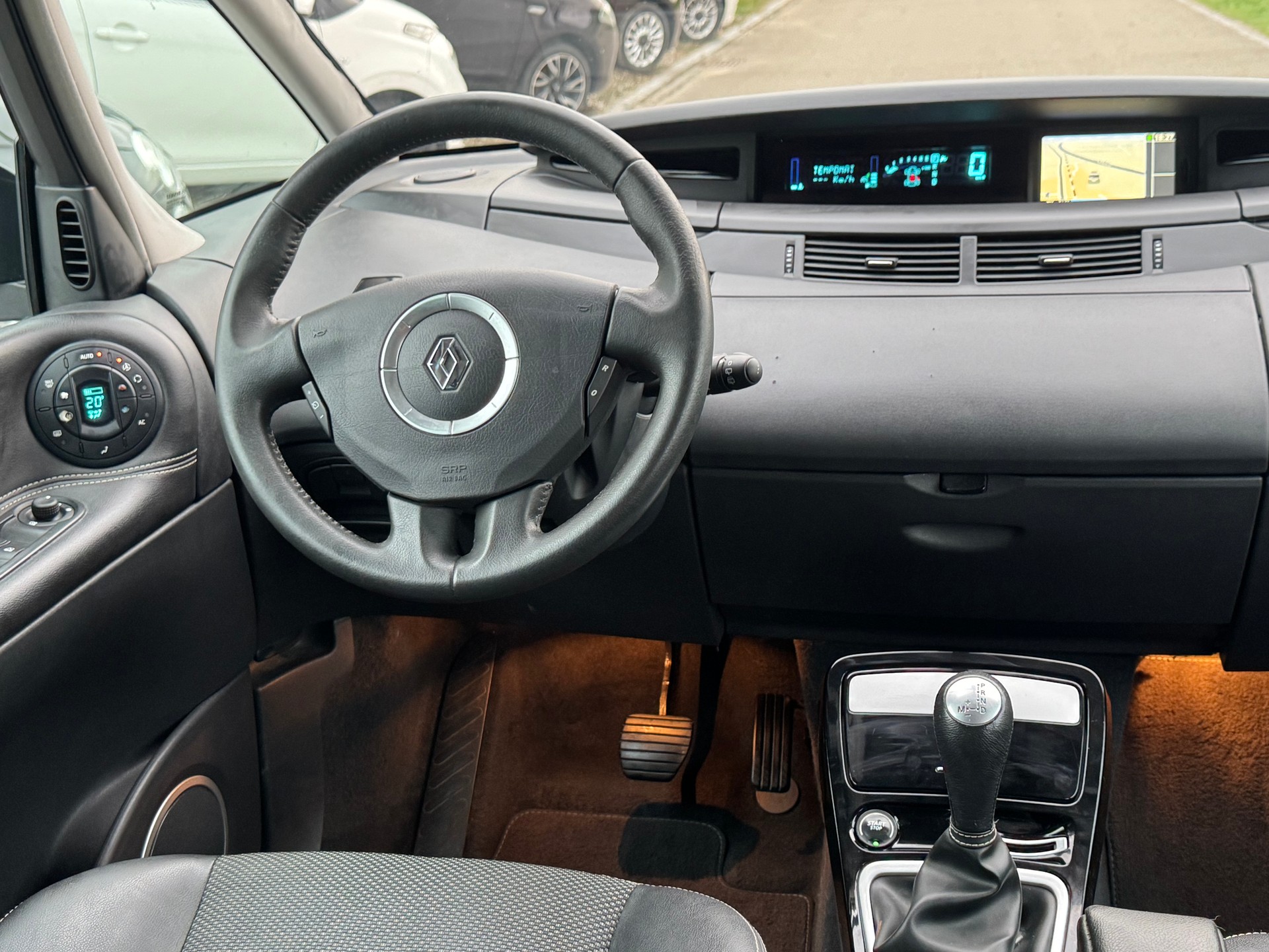 RENAULT Grand Espace 2.0 dCi Dynamic Automatic-image-9