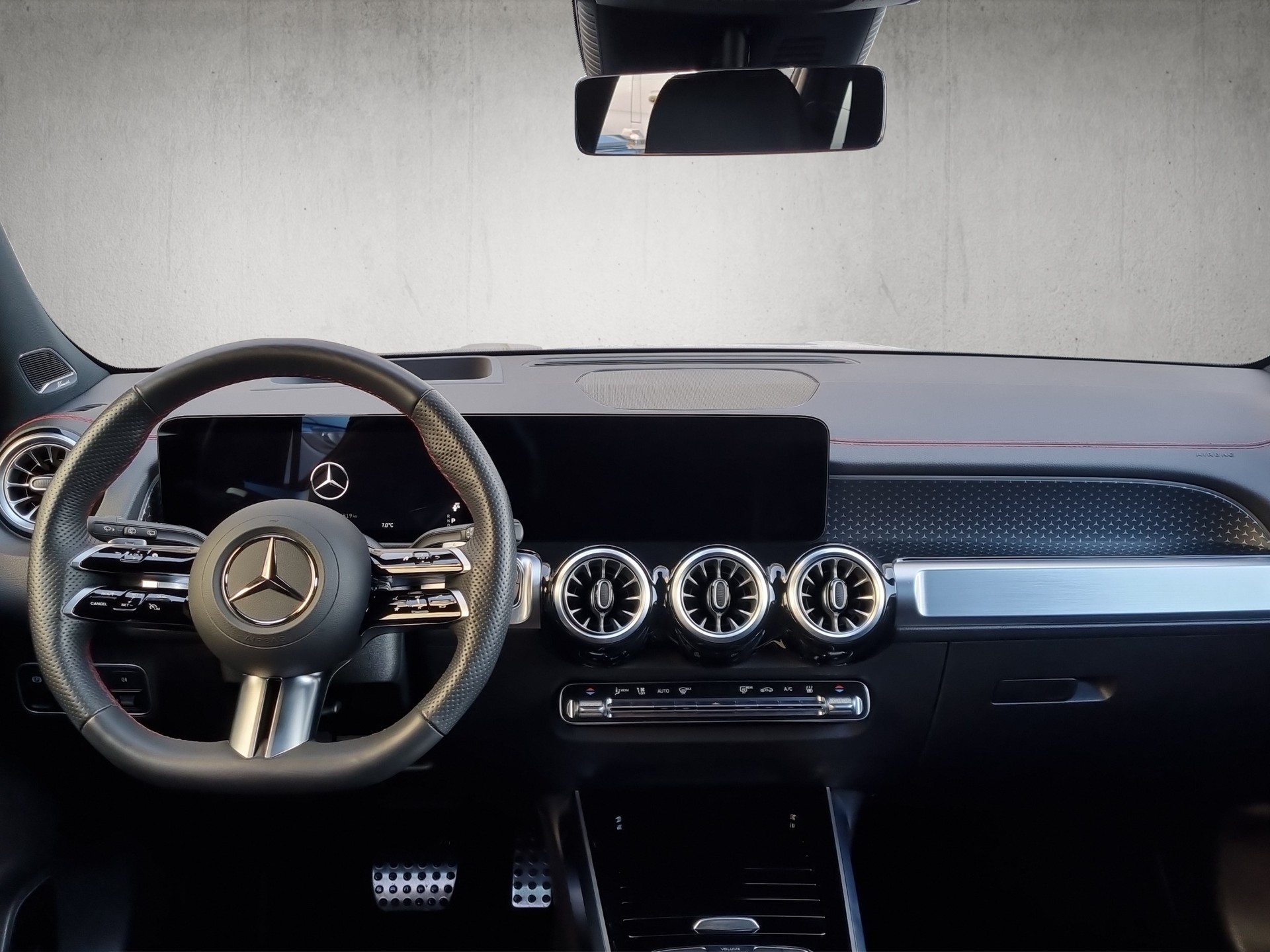MERCEDES-BENZ EQB 350-image-11