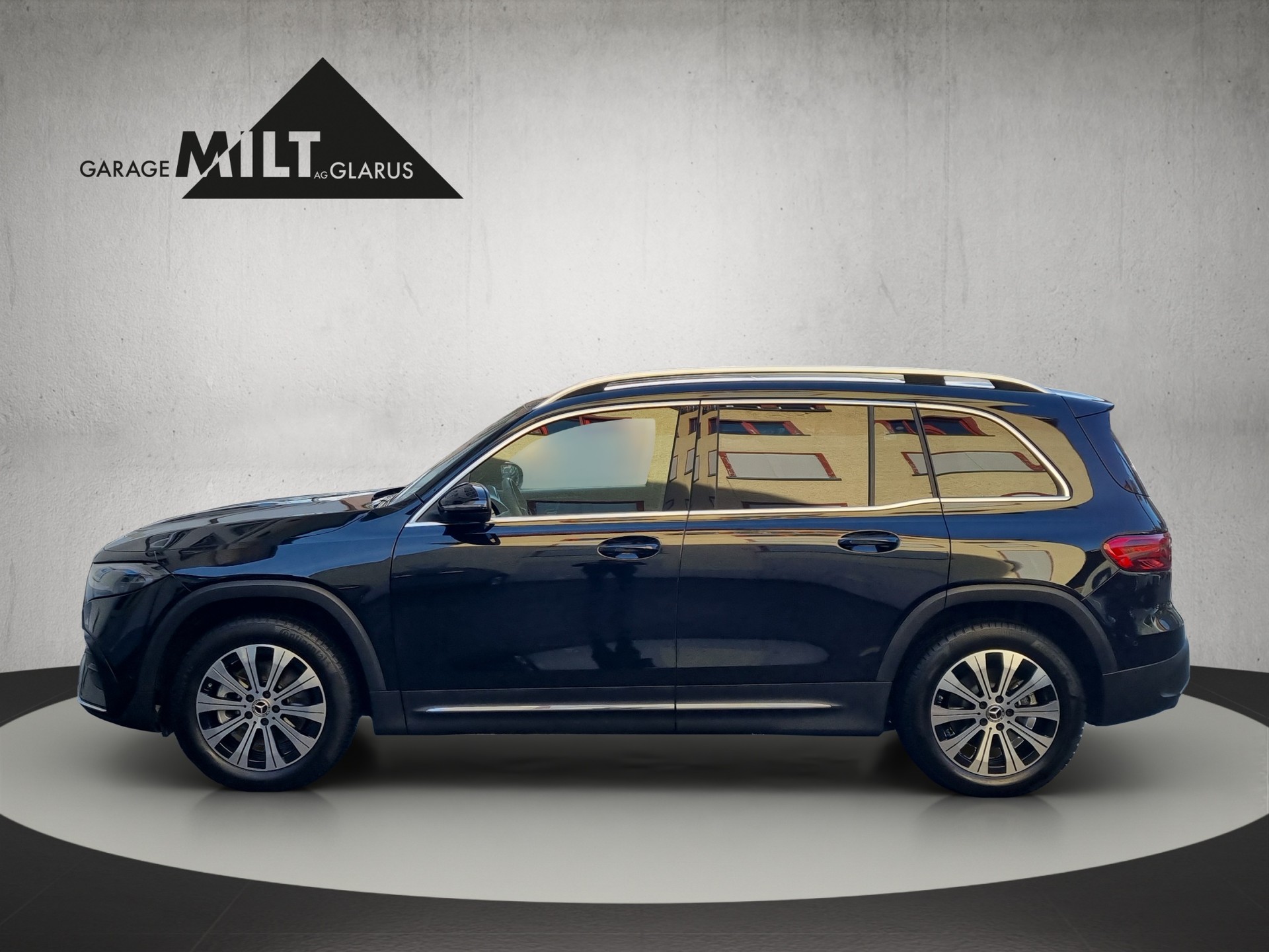 MERCEDES-BENZ EQB 350-showroom-element-2