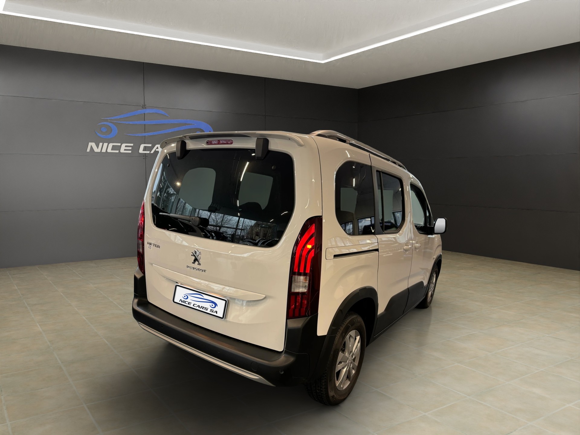 PEUGEOT Rifter 1.5 BlueHDi Allure Pack-image-7