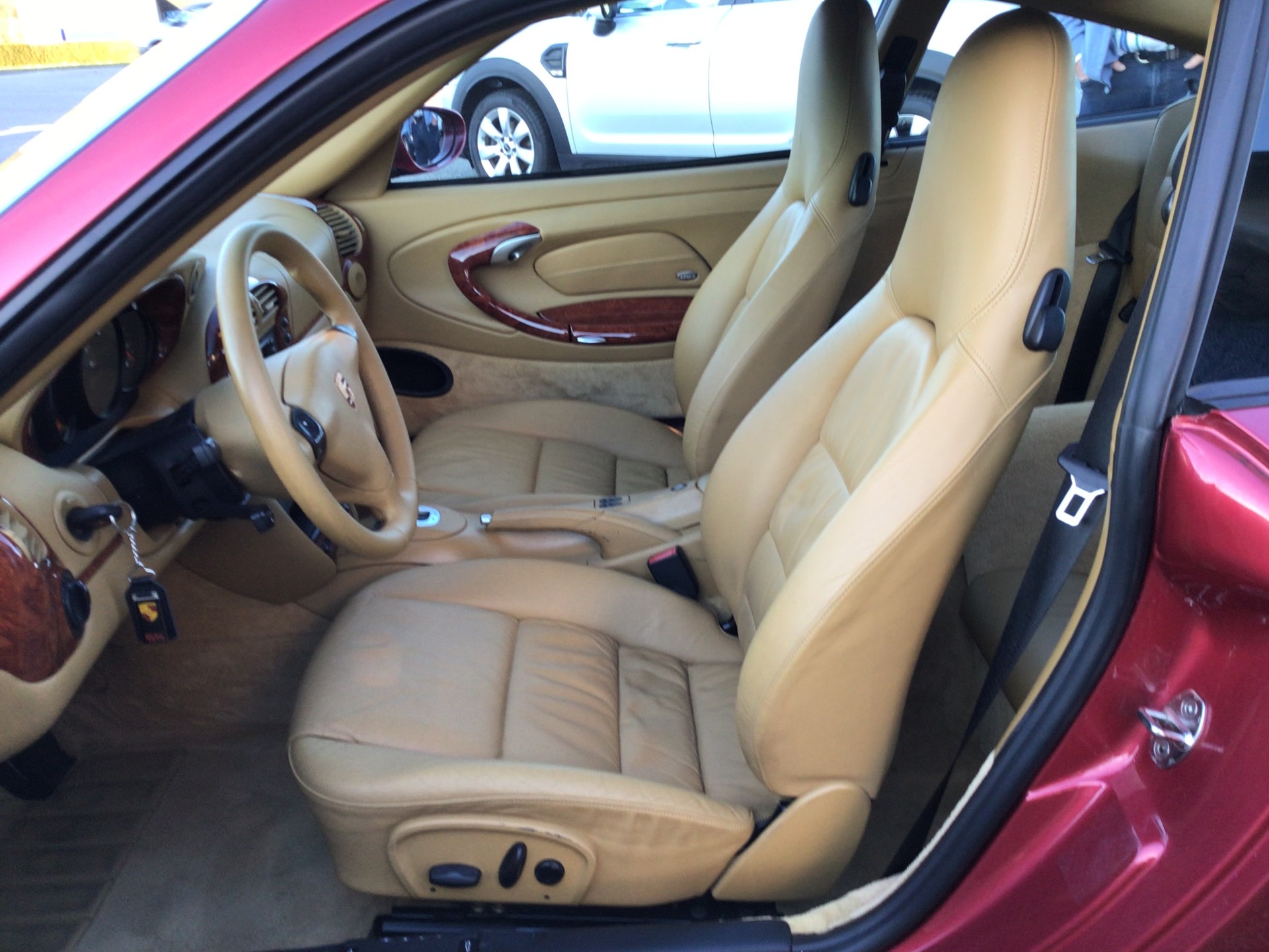 PORSCHE 911 Carrera4-image-5