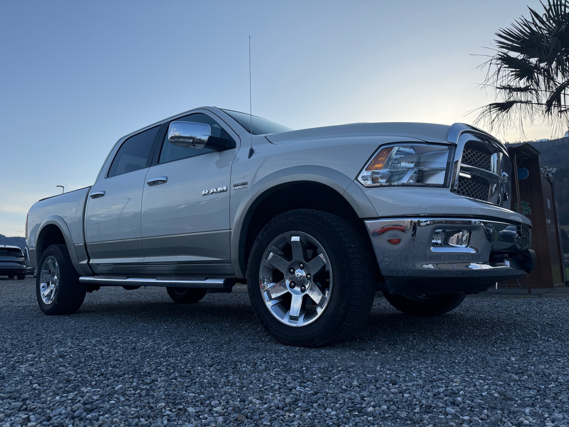 DODGE 1500 V8 * Leistungs-Kompressor * 6000kg A-Last *-image-5