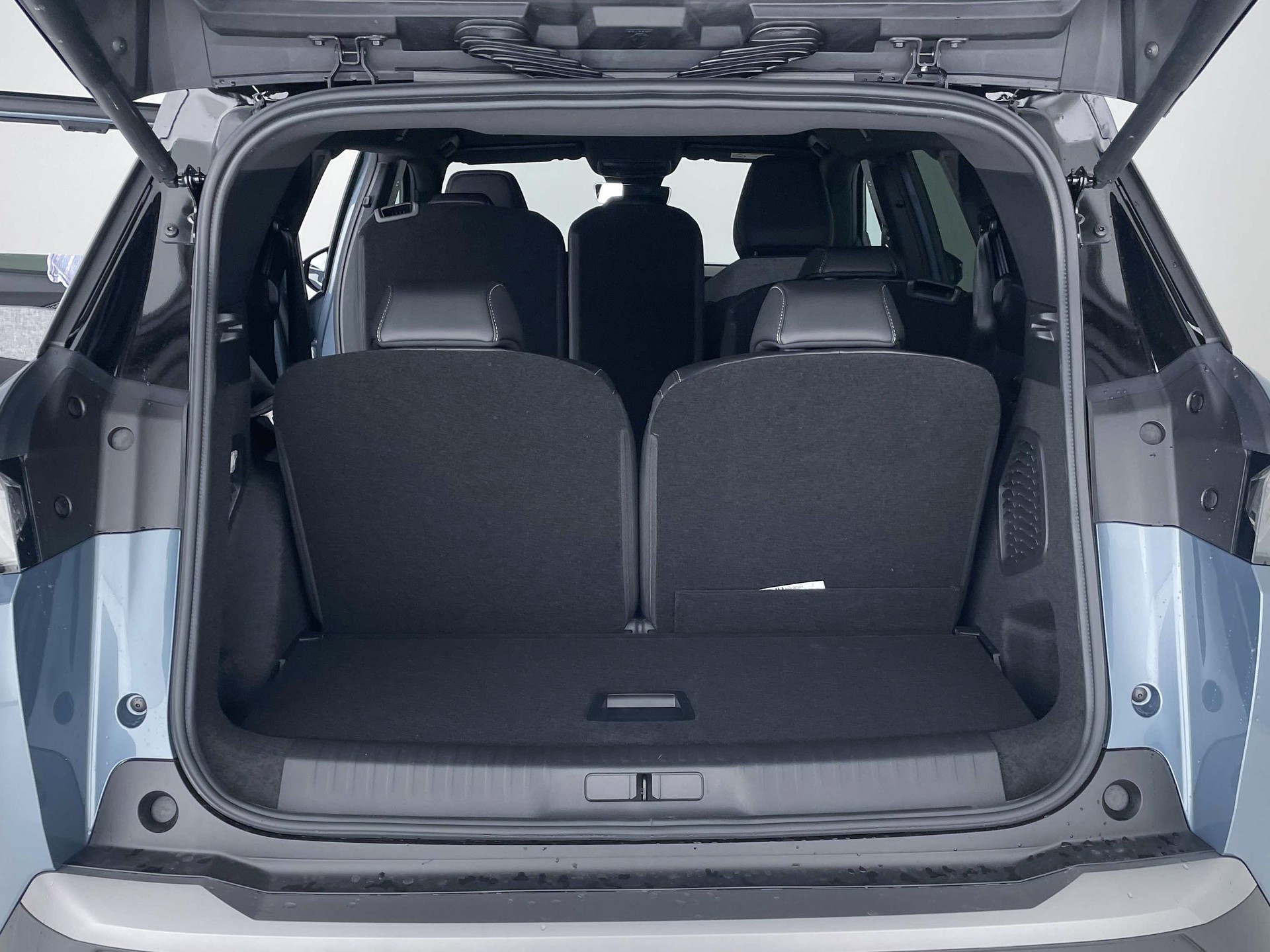 PEUGEOT 5008 1.6 PHEV GT-image-22