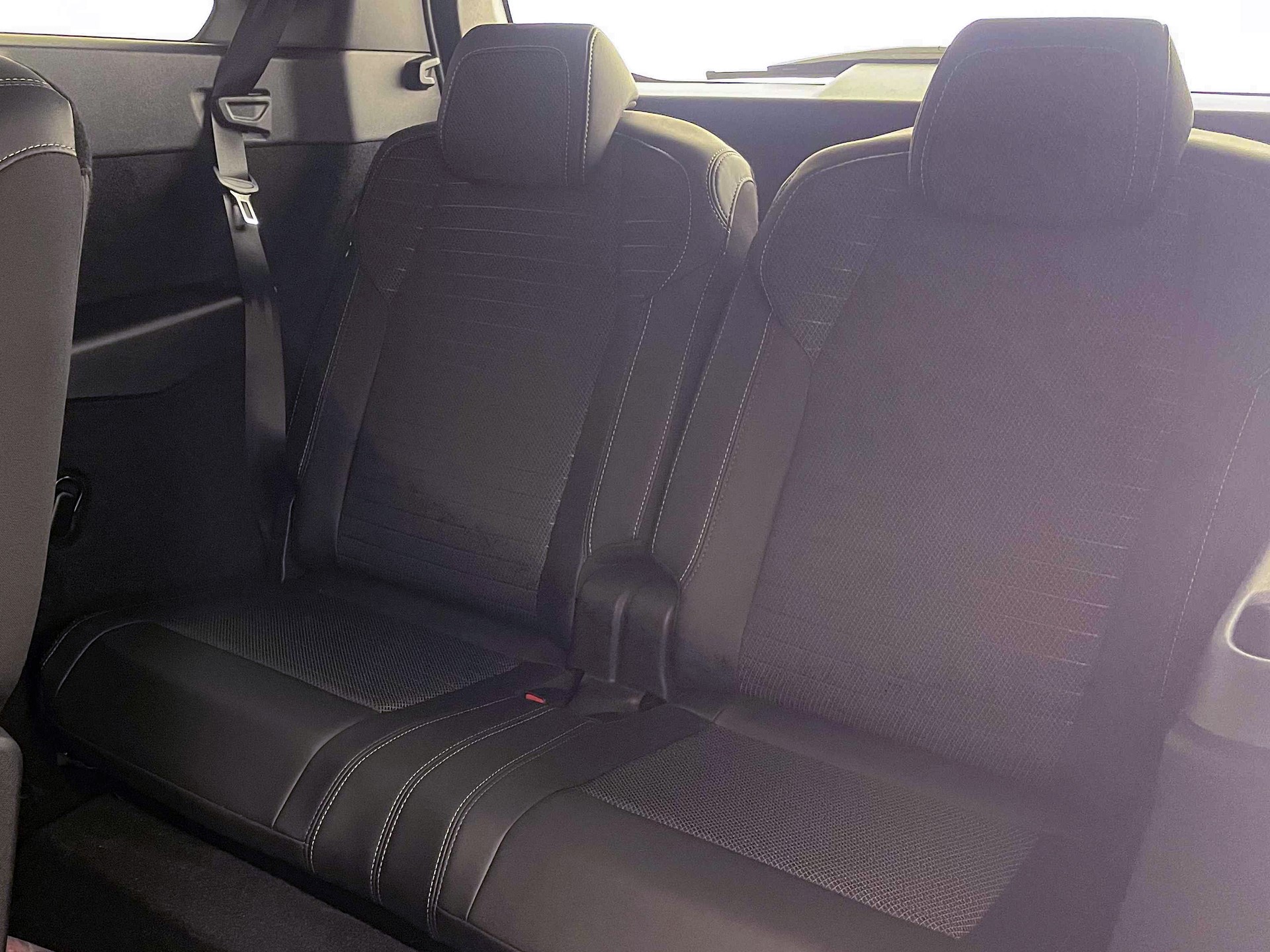 PEUGEOT 5008 1.6 PHEV GT-image-21