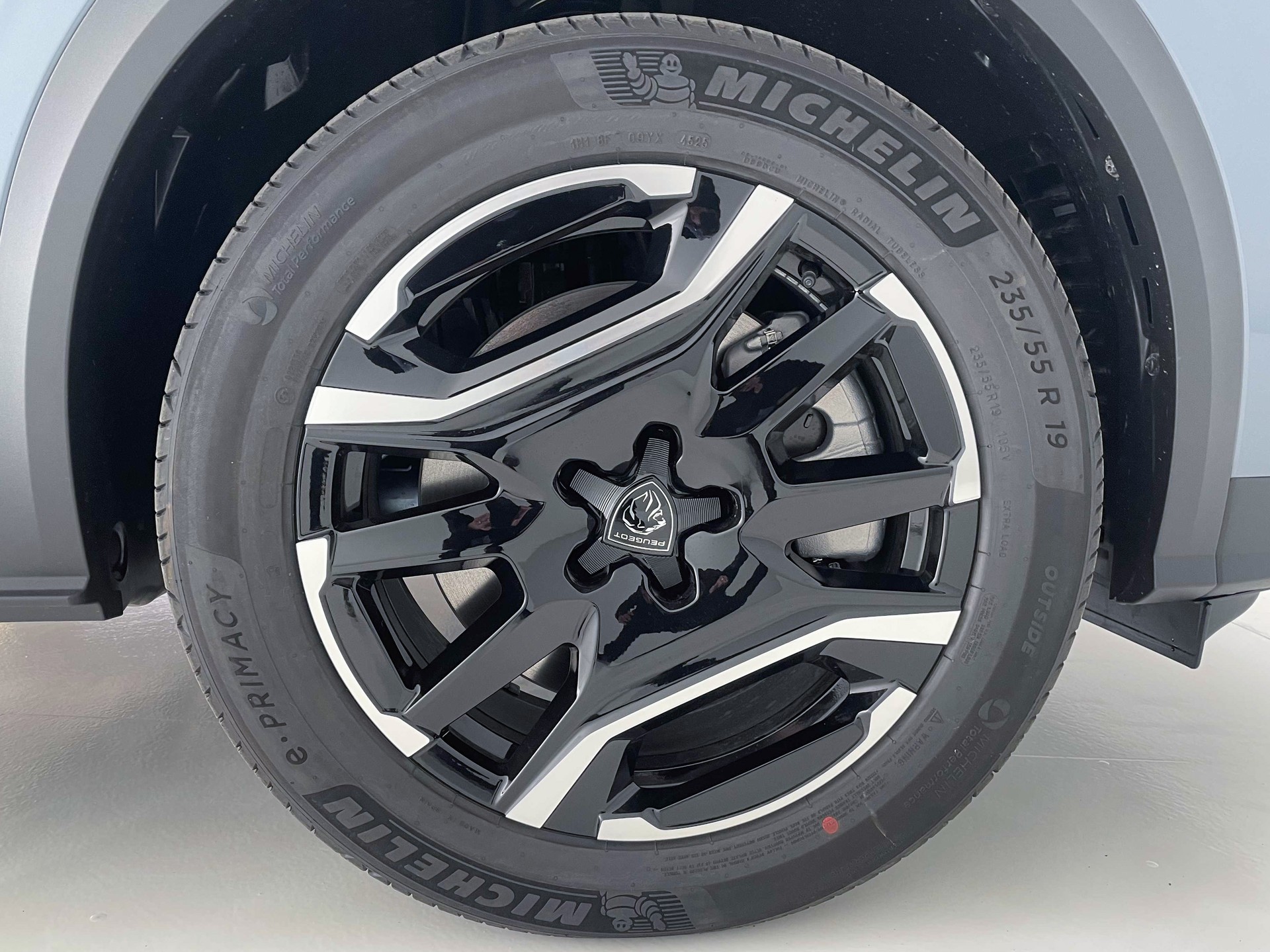 PEUGEOT 5008 1.6 PHEV GT-image-29