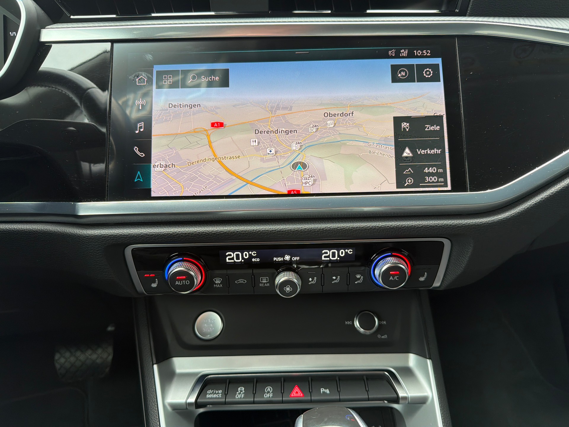 AUDI Q3 40 TFSI S-Line advanced quattro S-tronic-image-11