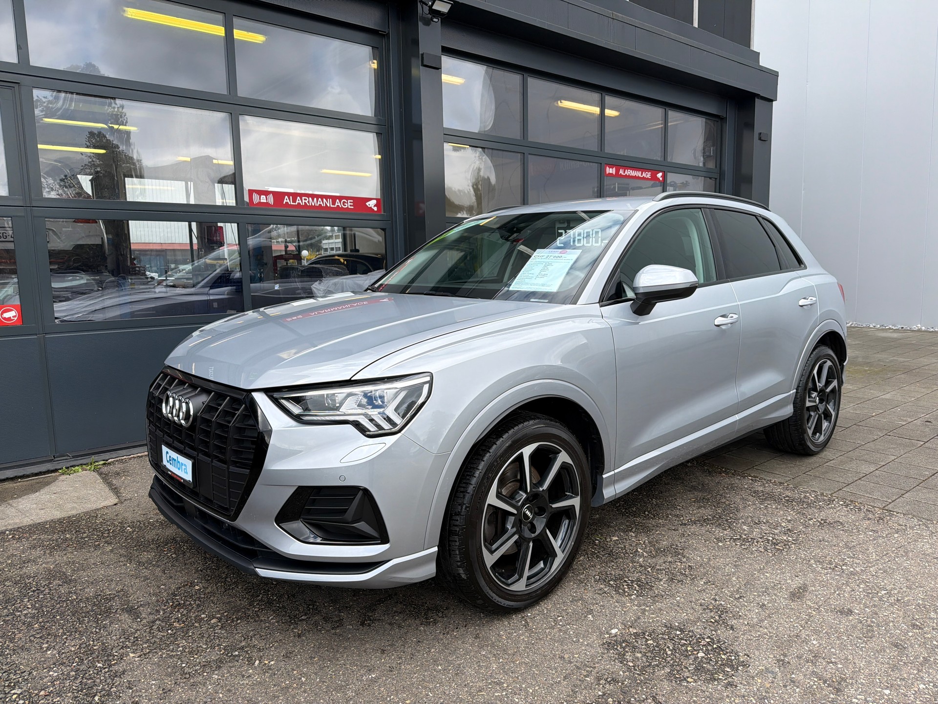 AUDI Q3 40 TFSI S-Line advanced quattro S-tronic-showroom-element-1