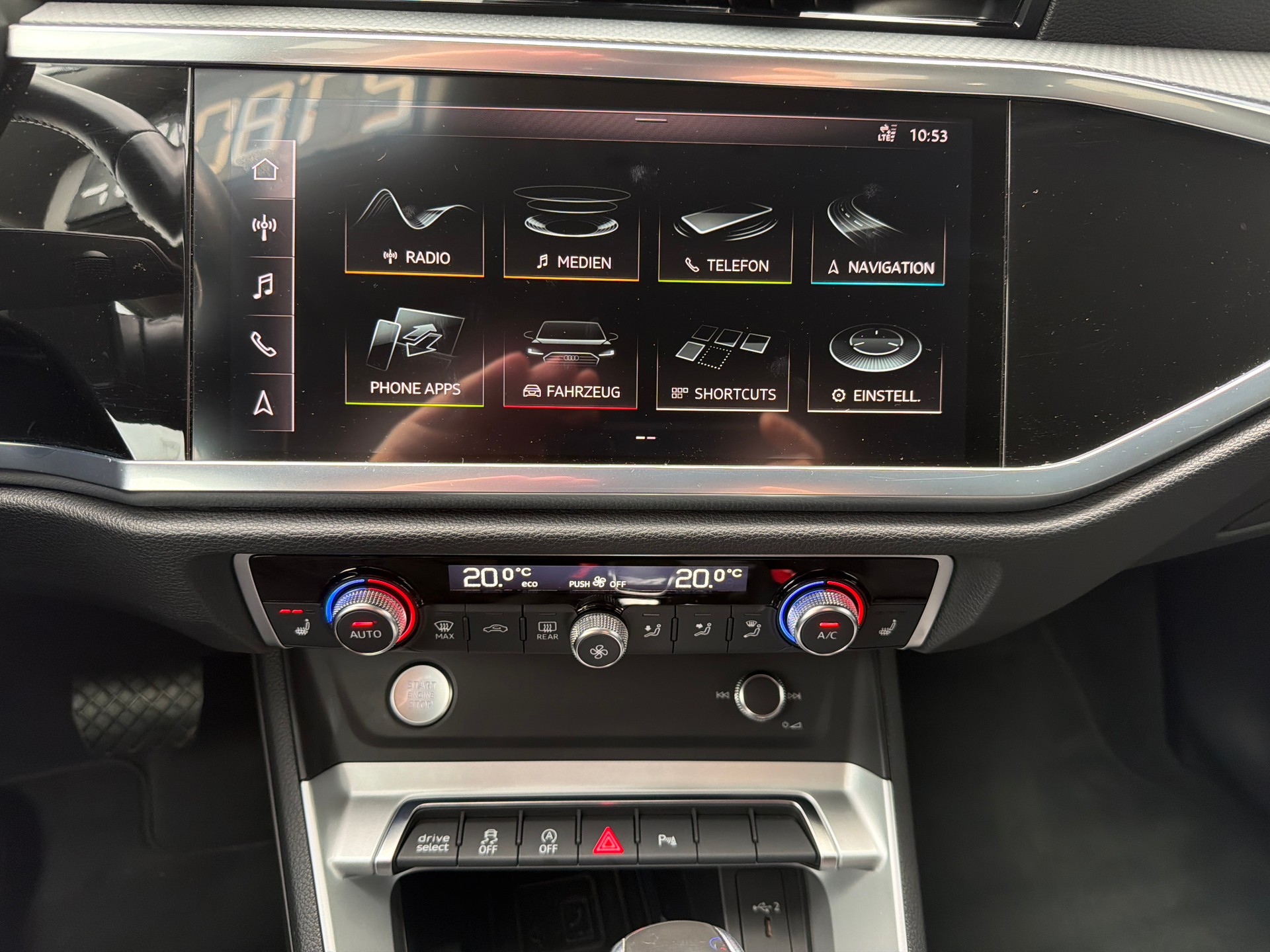 AUDI Q3 40 TFSI S-Line advanced quattro S-tronic-image-14