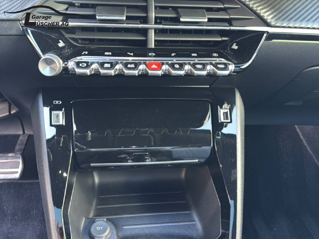 PEUGEOT 2008 e-GT-image-9