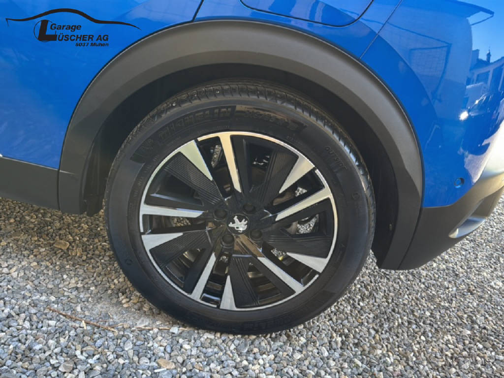 PEUGEOT 2008 e-GT-showroom-element-2